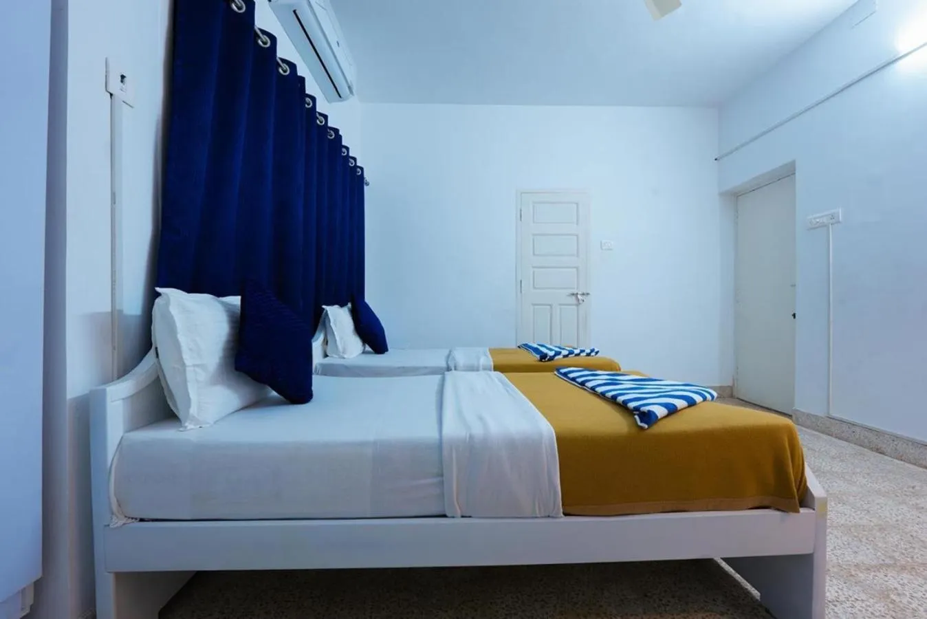 Bed in Madras Inn Nungambakam