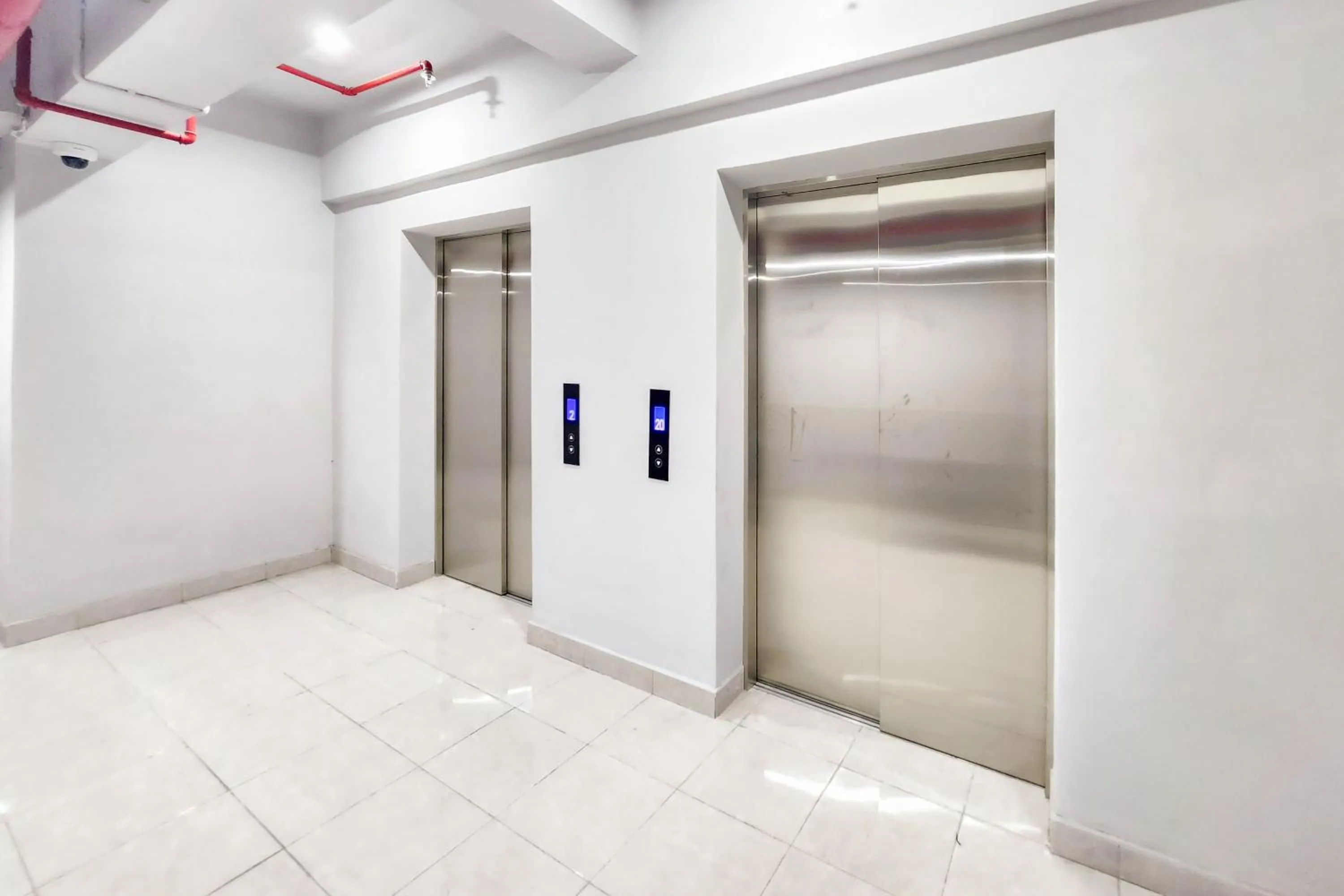 elevator in RedLiving Apartemen Riverdale Cikarang - Star Rooms