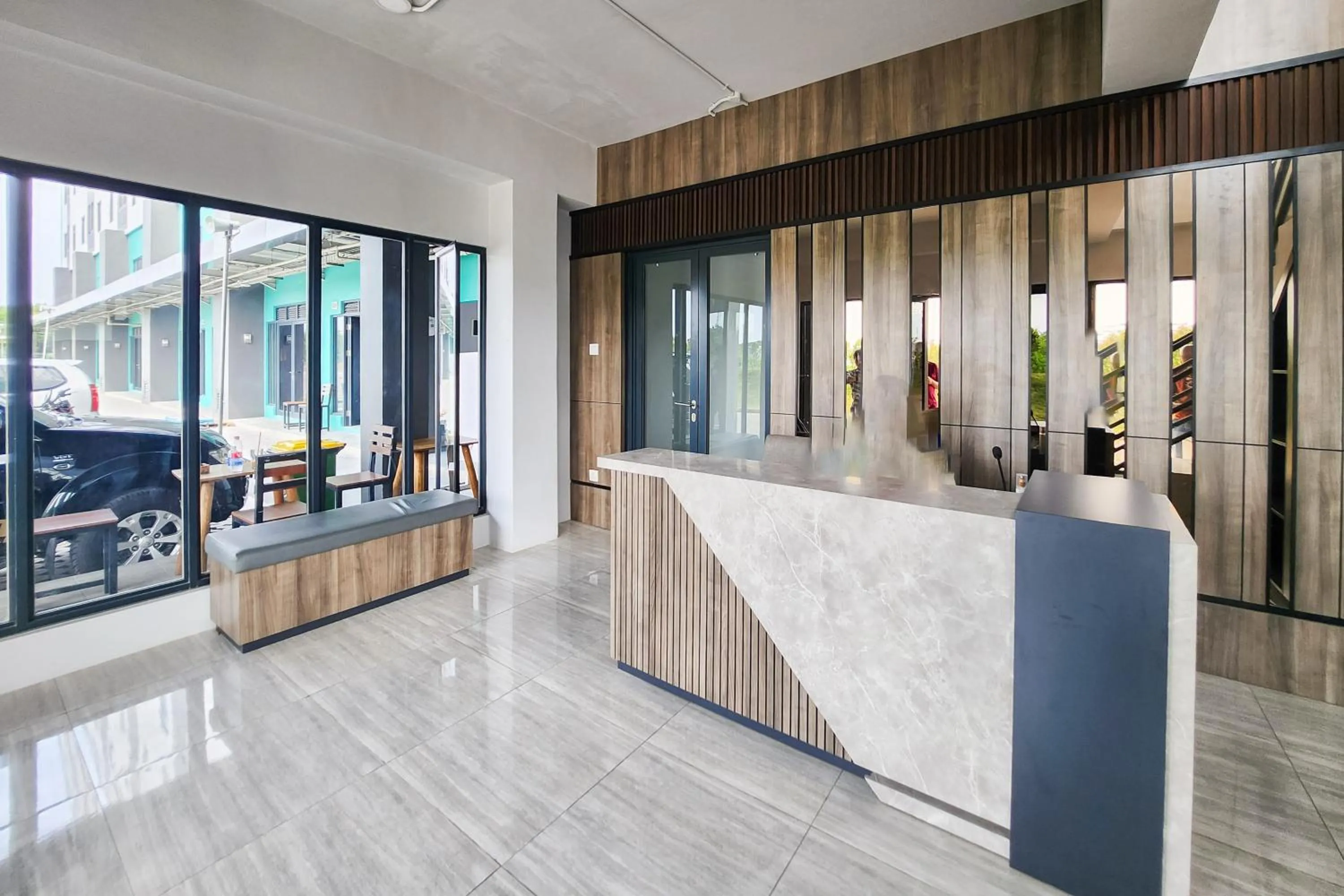 Lobby or reception in RedLiving Apartemen Riverdale Cikarang - Star Rooms