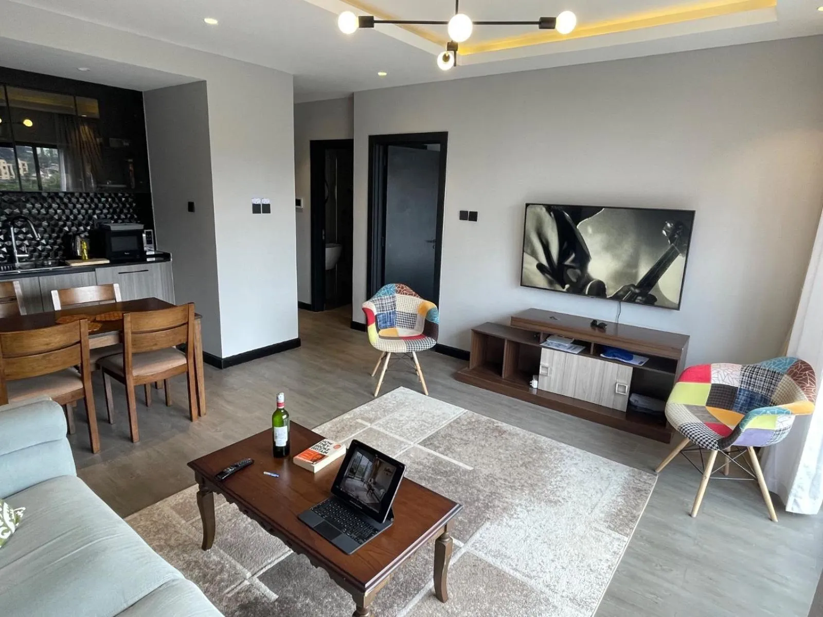 TV and multimedia in Escada Serviced Apartments