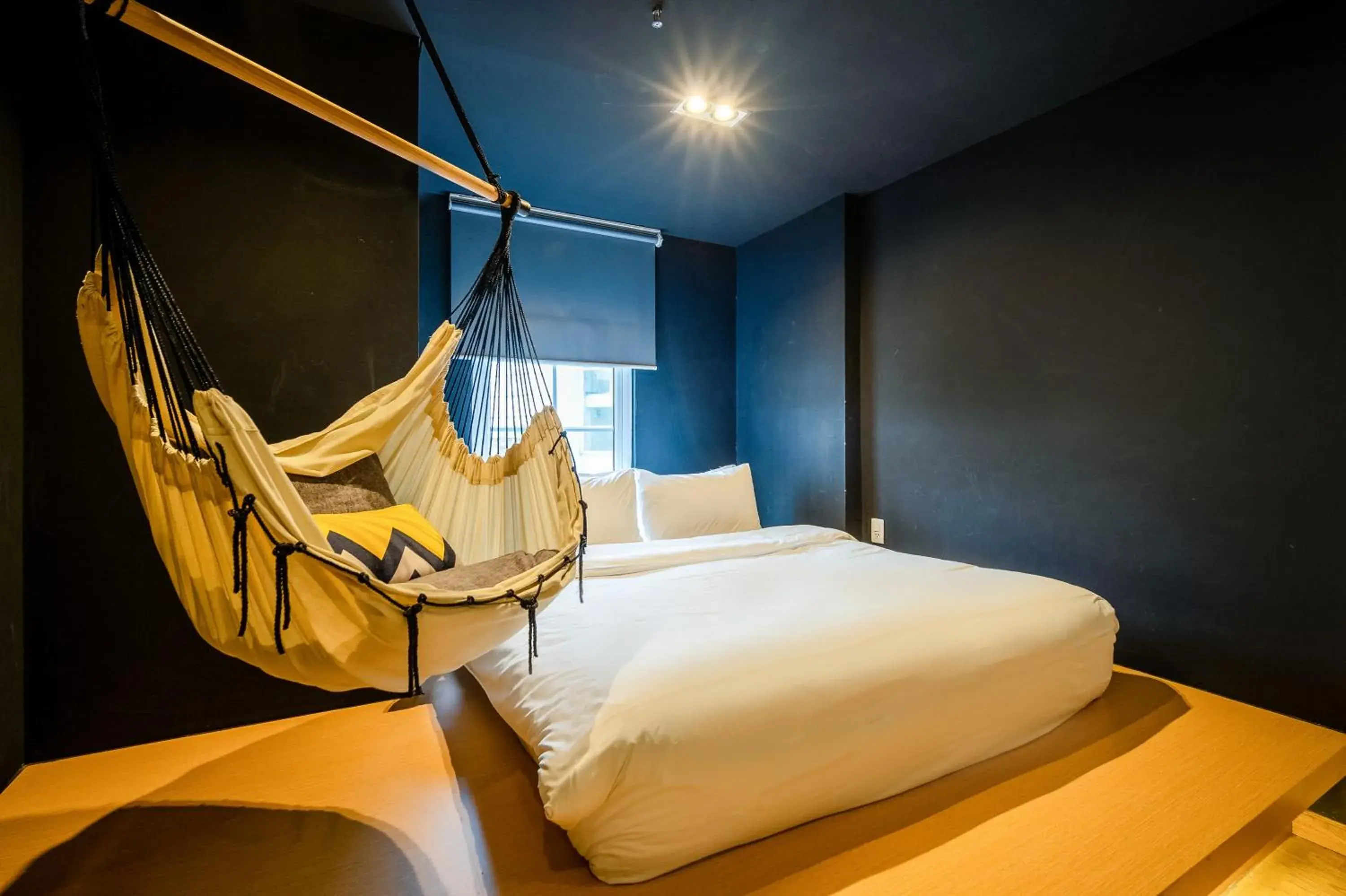 COZY DOUBLE NEST - FREE LAUNDRY, MINIBAR in The Hammock Hotel Ben Thanh COZY DOUBLE NEST - FREE LAUNDRY, MINIBAR in The Hammock Hotel Ben Thanh
