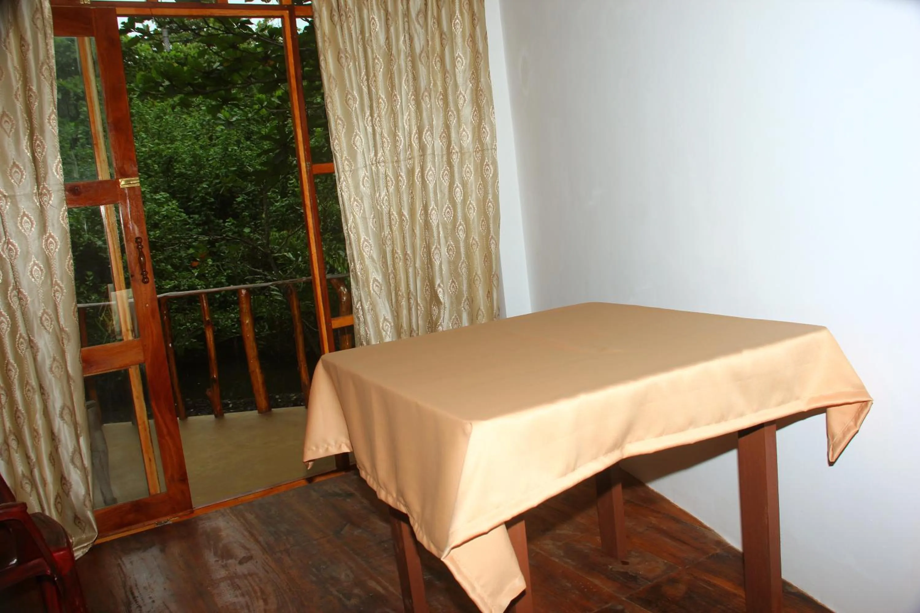 Photo of the whole room in Seasons Four Mini Jungle Cabana