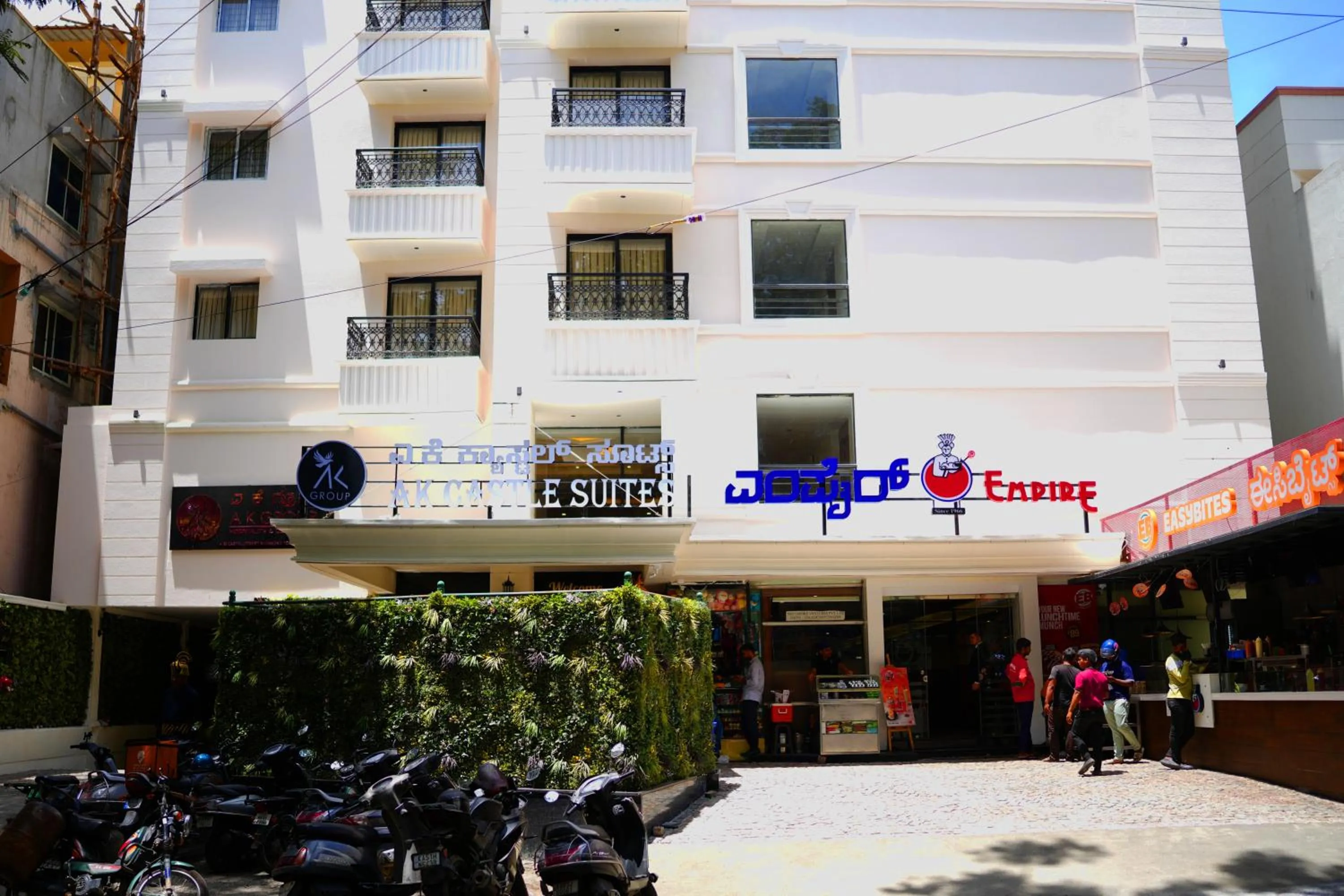 Restaurant/places to eat in AK Castle Suites