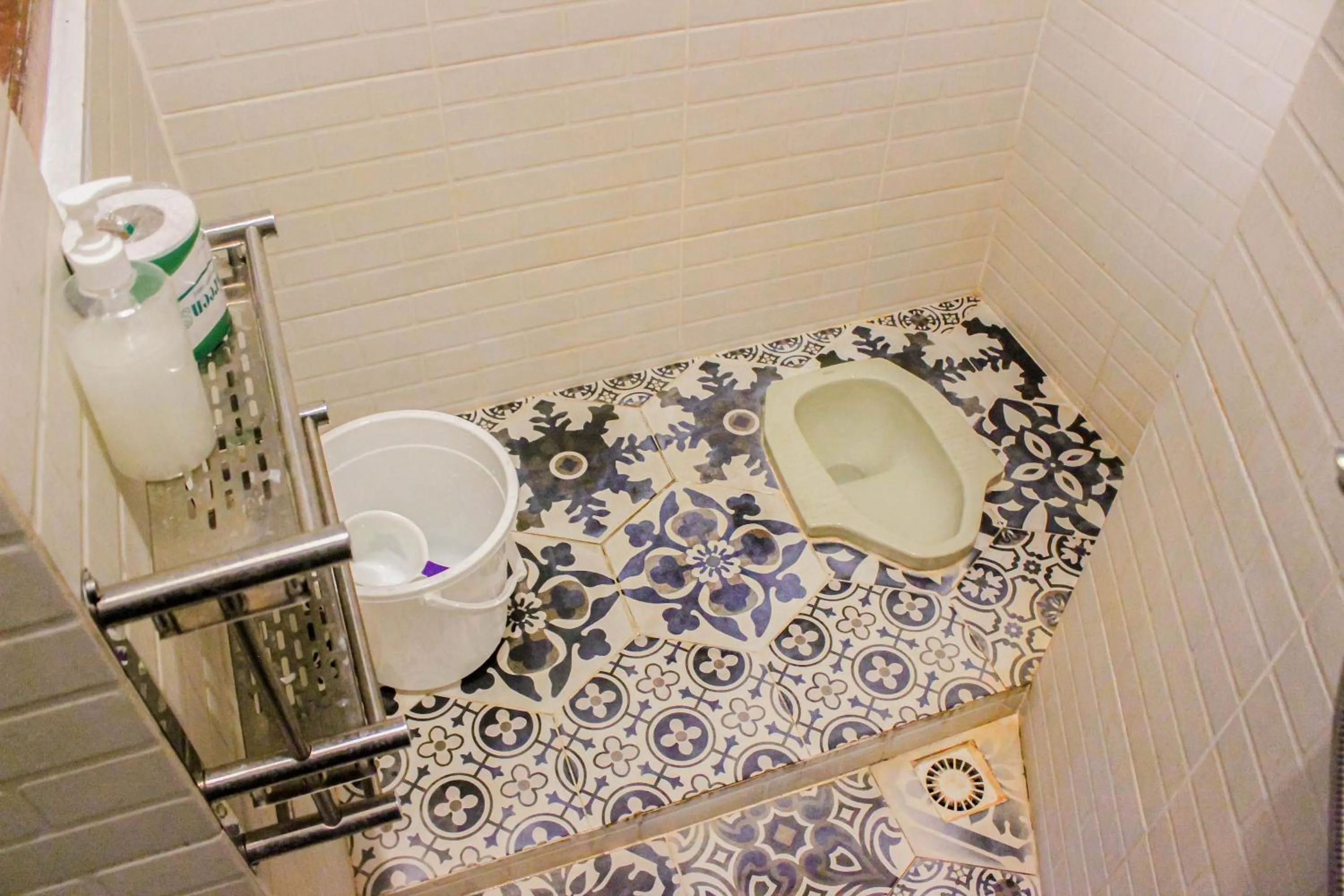 Shower in Villa D'Maguwo Suites