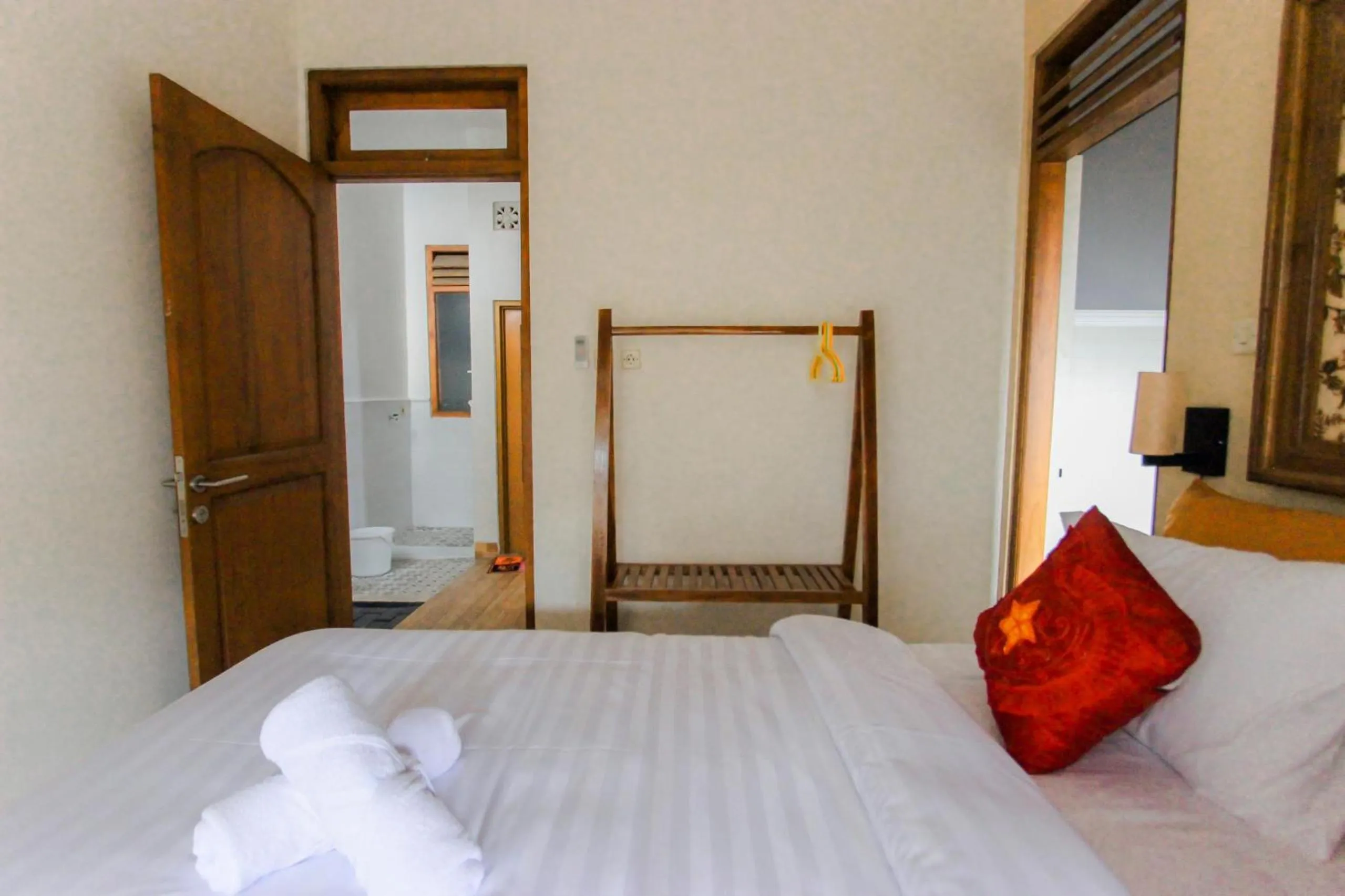 Bed in Villa D'Maguwo Suites