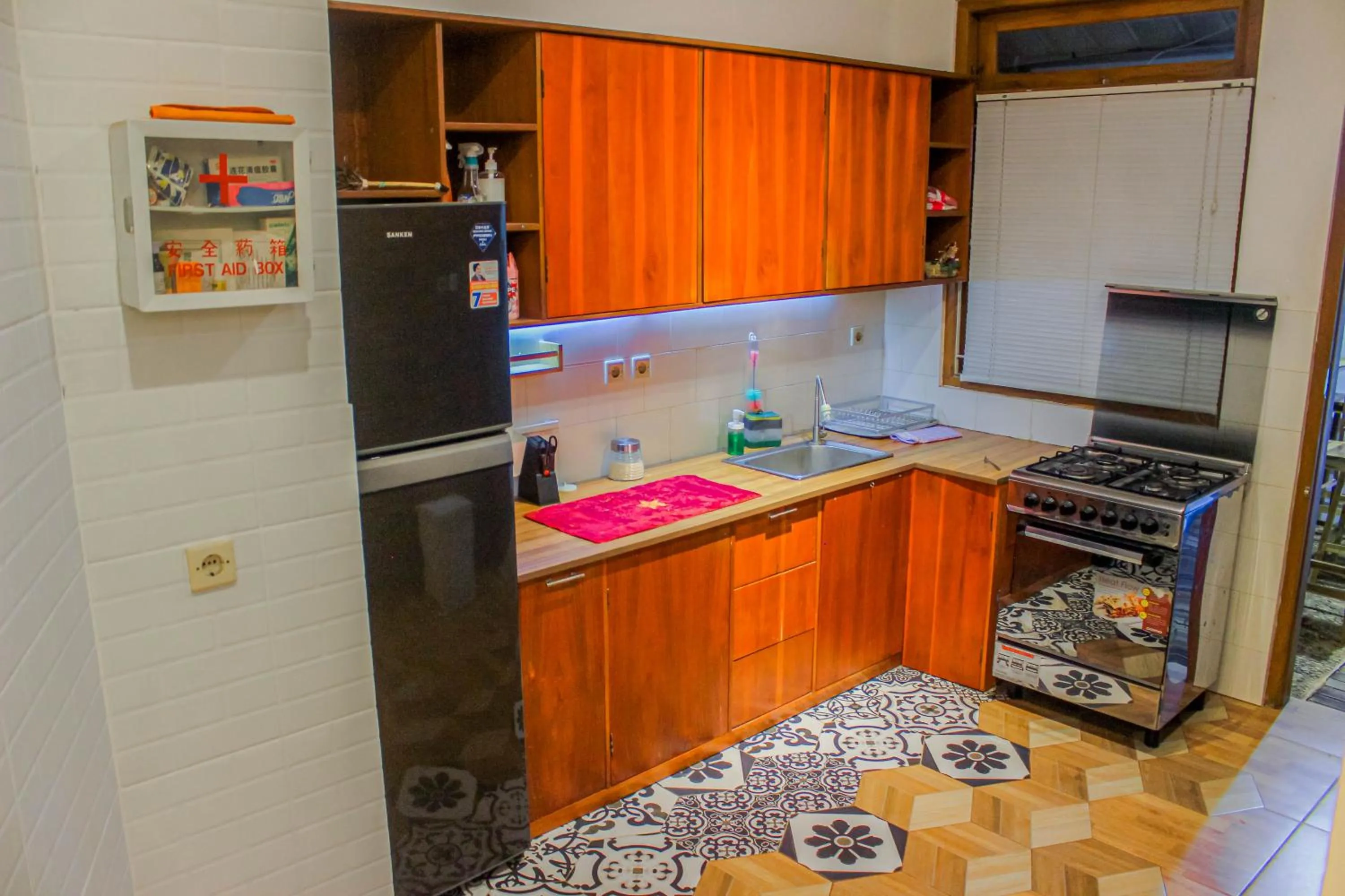 Kitchen or kitchenette in Villa D'Maguwo Suites