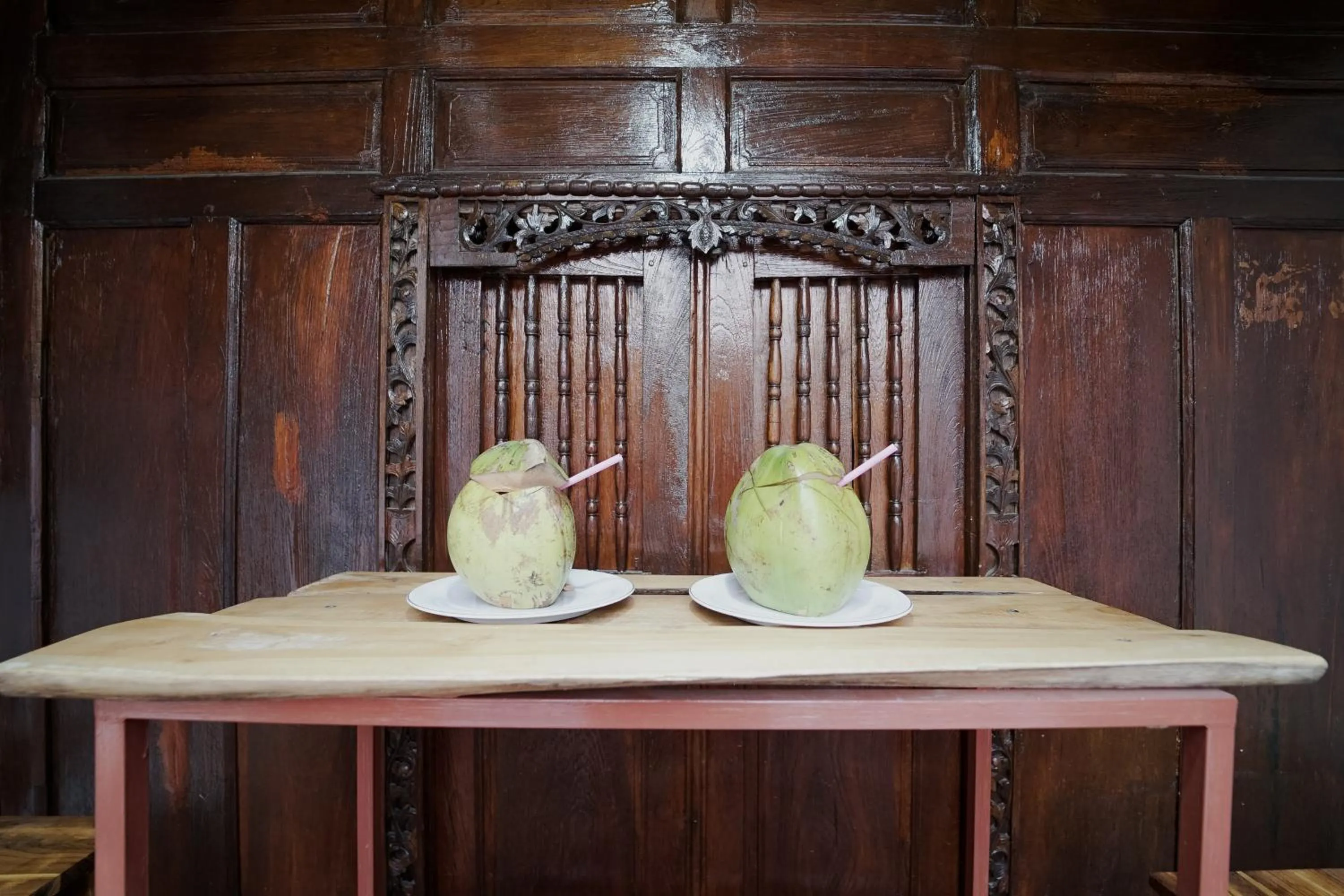 Food and drinks in Villa D'Maguwo Suites