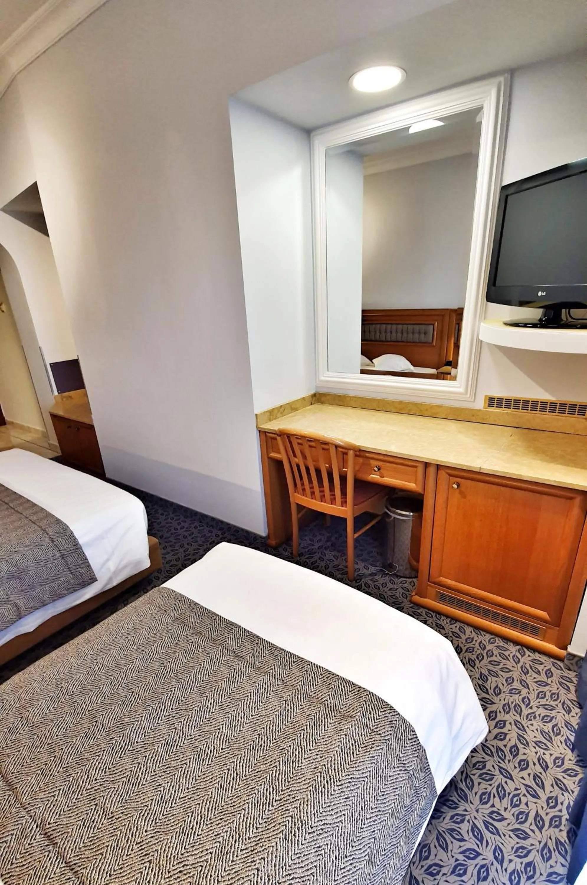 TV and multimedia, Bed in Noufara