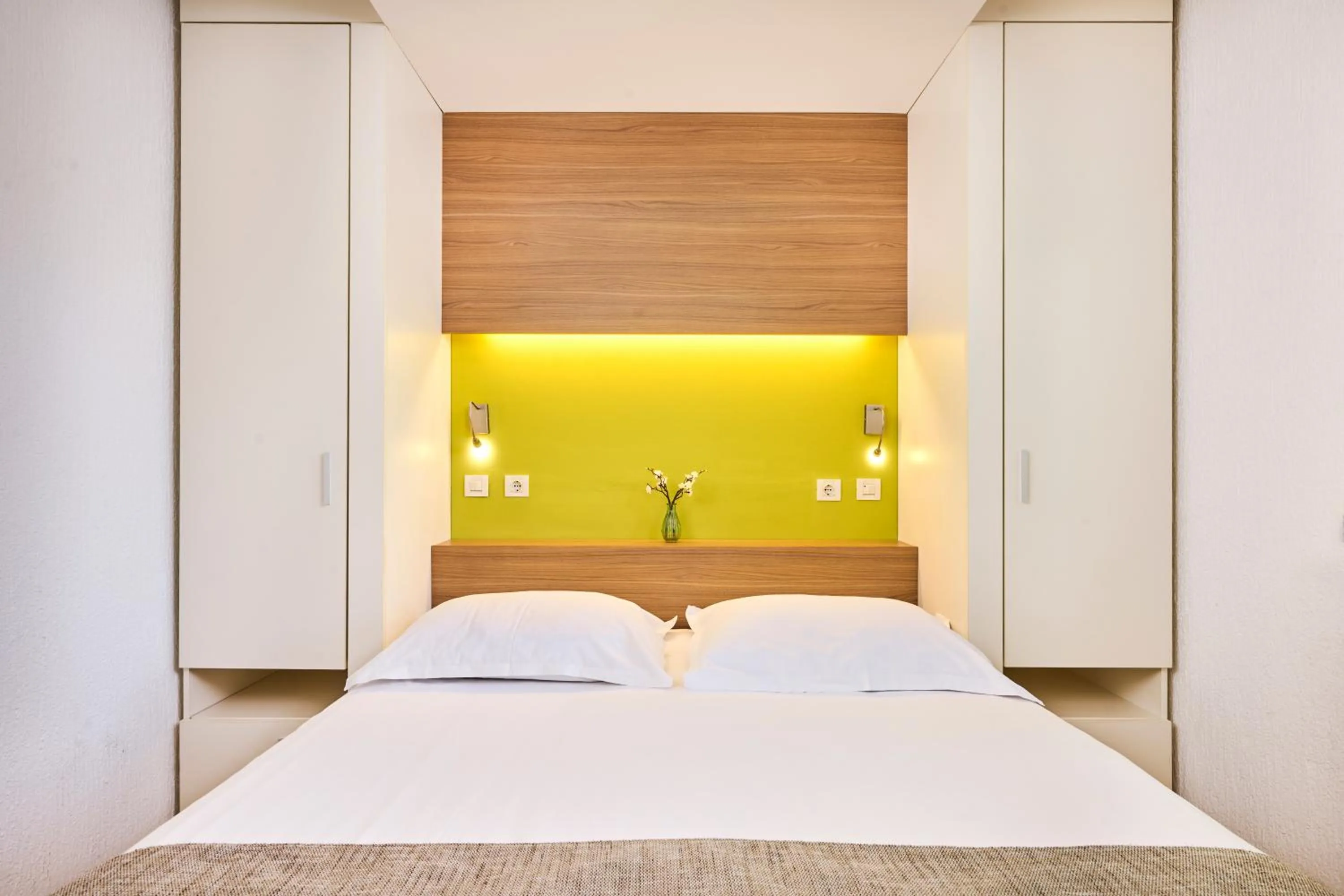 Bed in Apartments Galijot Plava Laguna