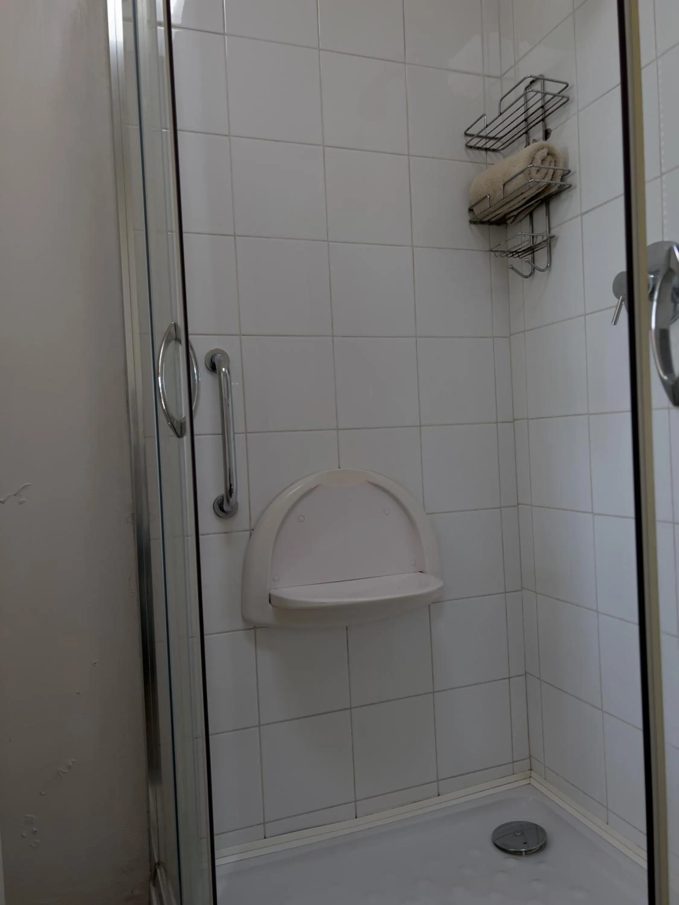 Shower in Orangerie Guest House