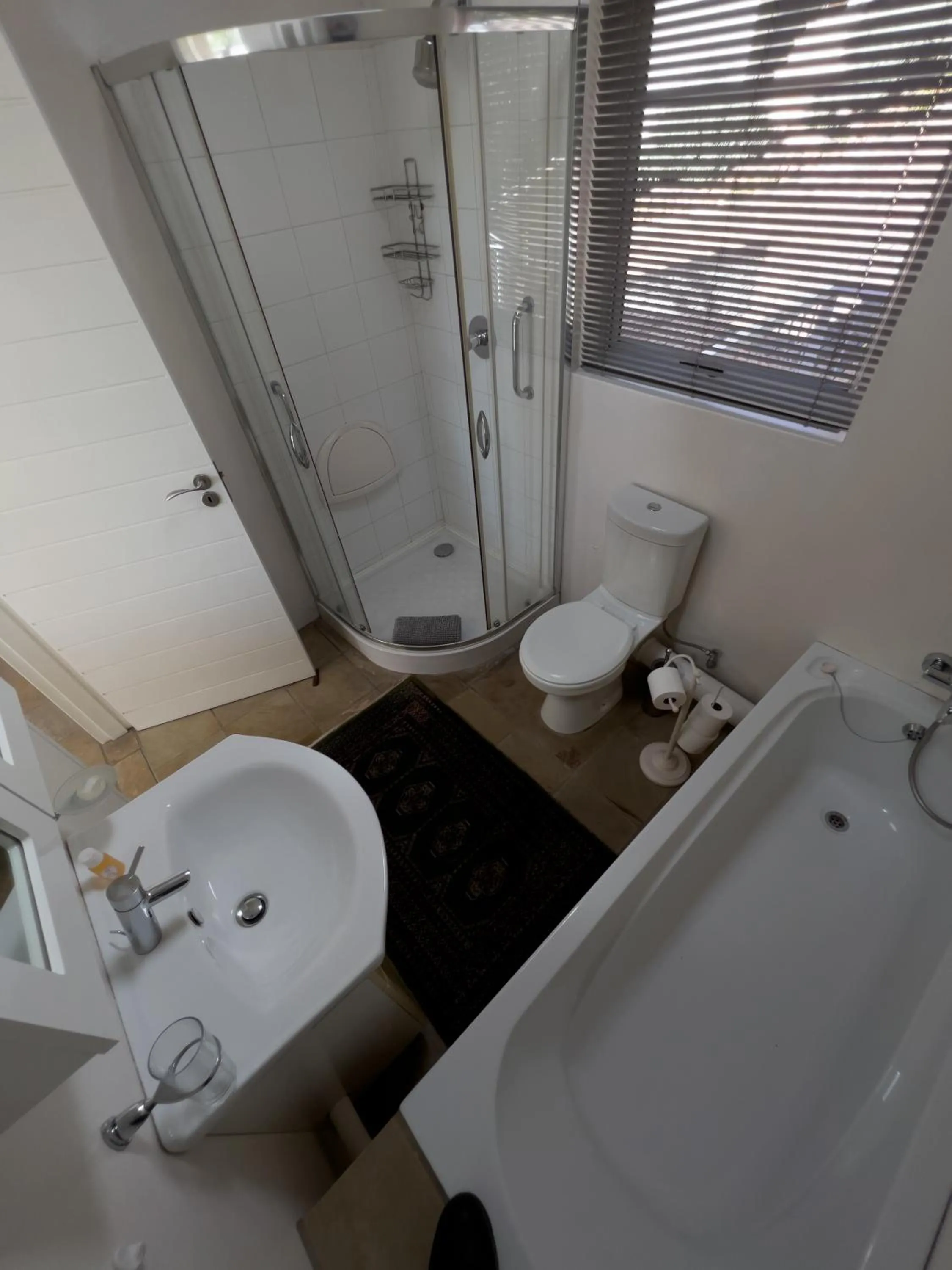 Toilet in Orangerie Guest House