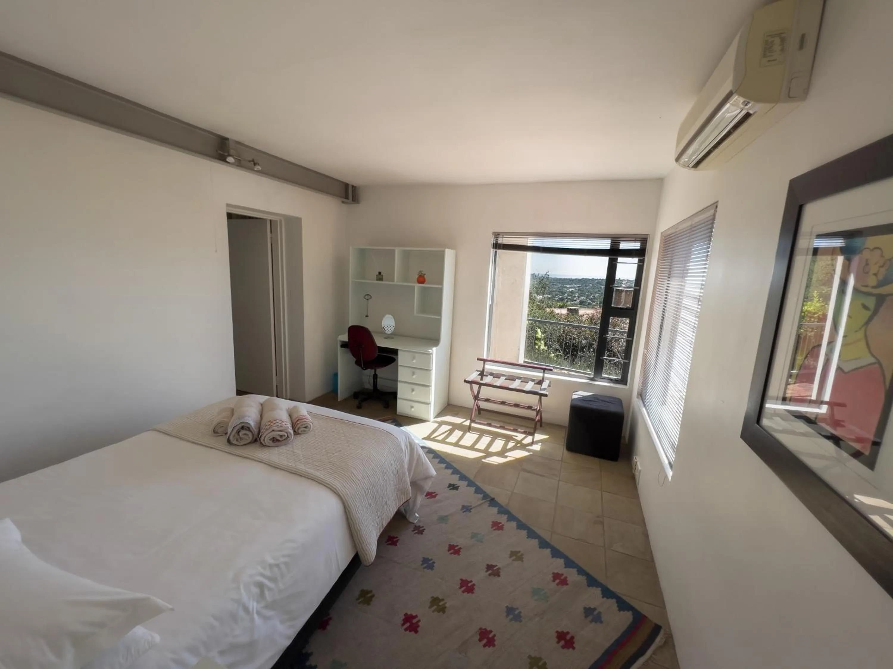 Bed in Orangerie Guest House