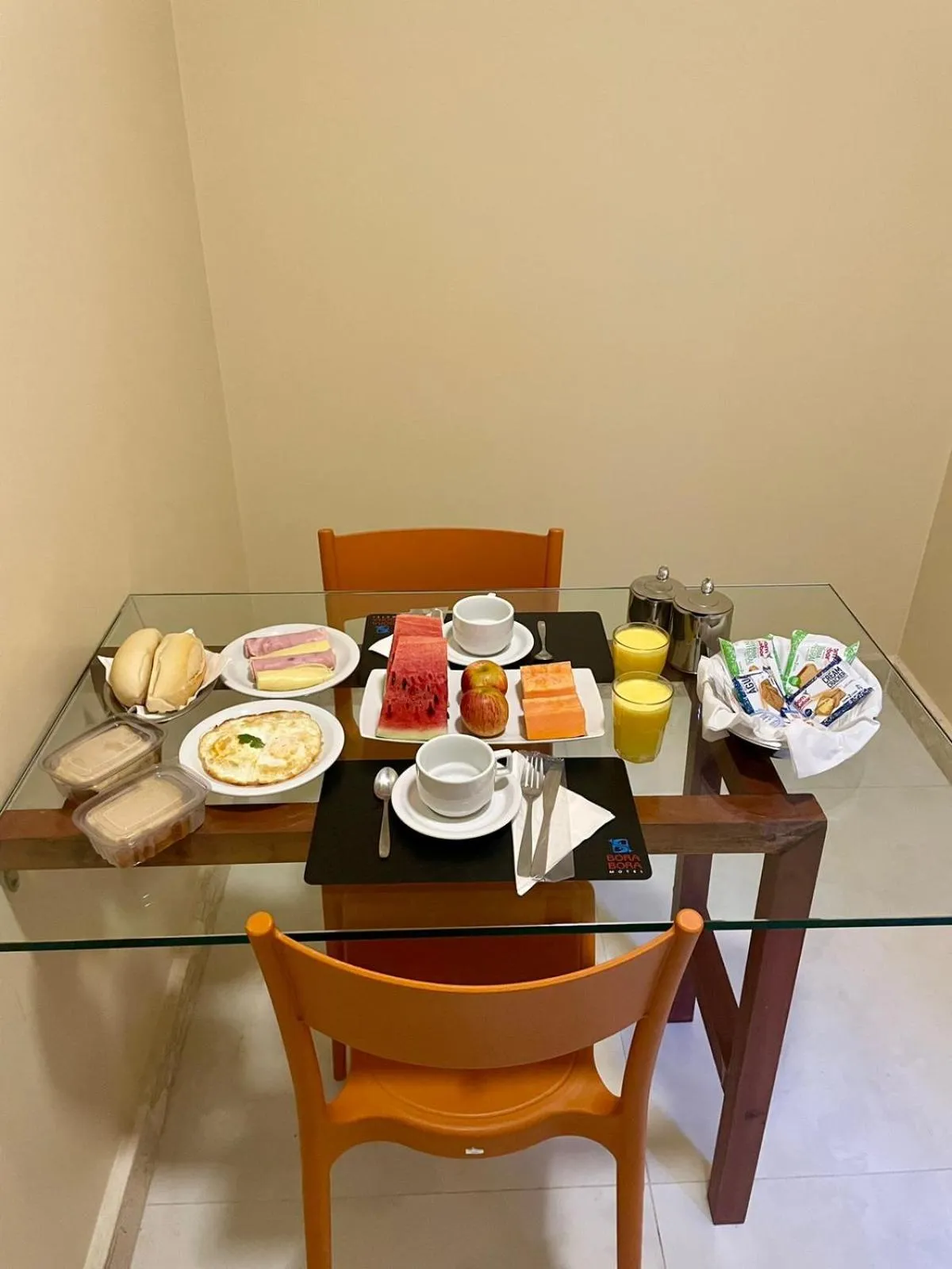 Breakfast in Bora Bora Motel