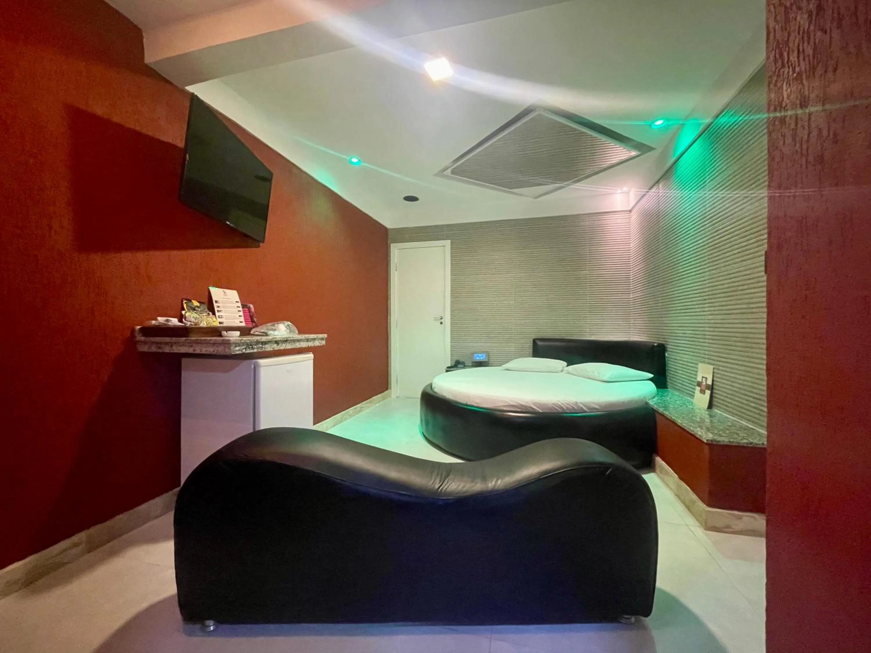 Bedroom, Bed in Bora Bora Motel