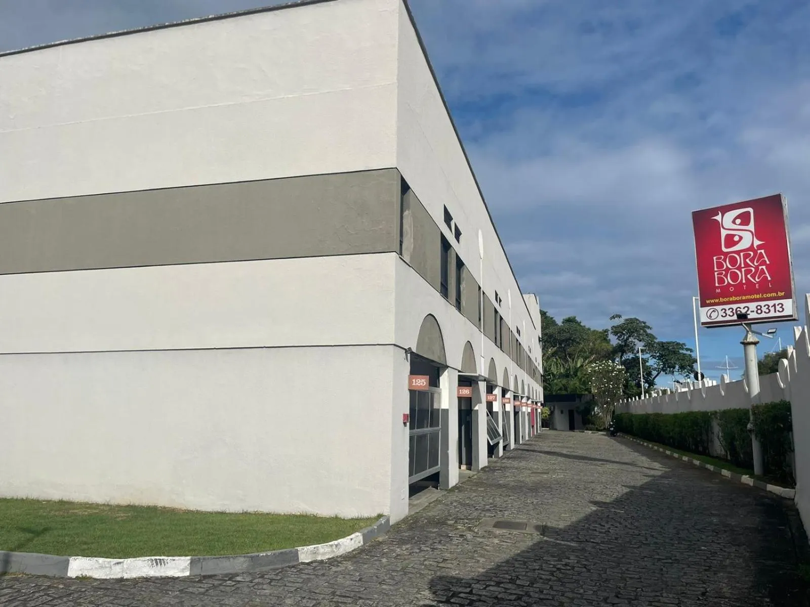 Property building in Bora Bora Motel