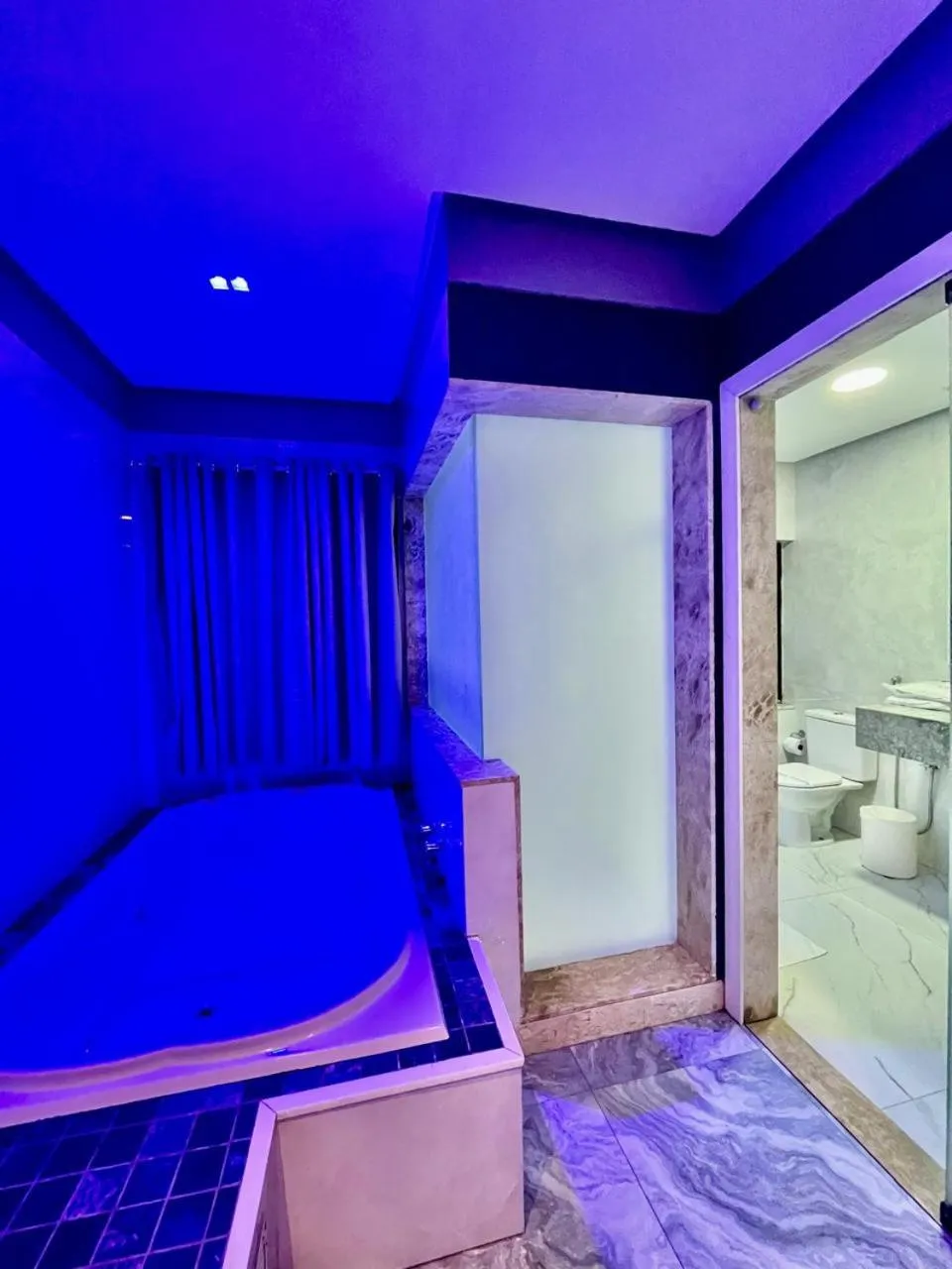 Hot Tub in Bora Bora Motel