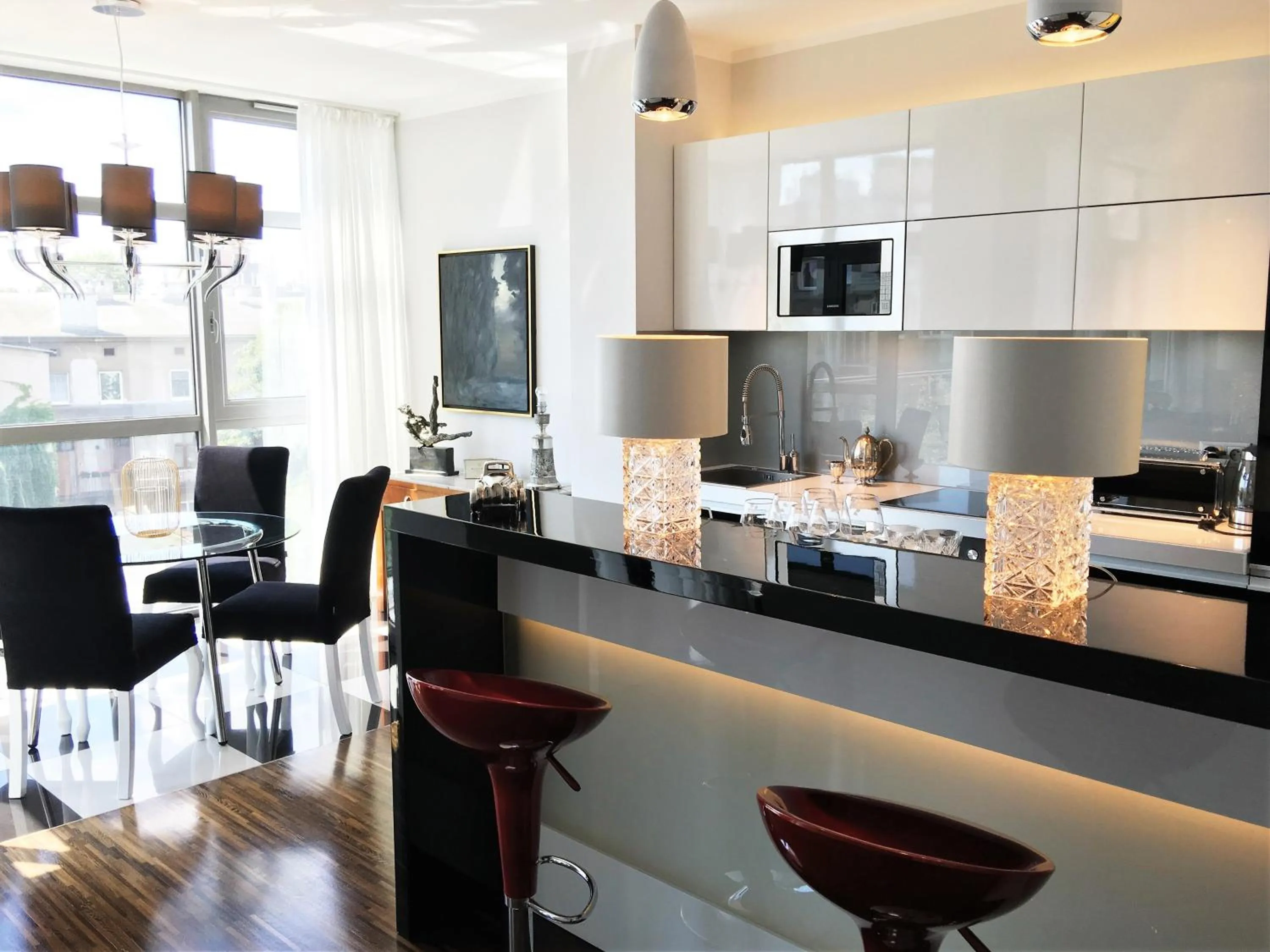 Kitchen or kitchenette in MONDRIAN Luxury Suites & Apartments Market Square IV