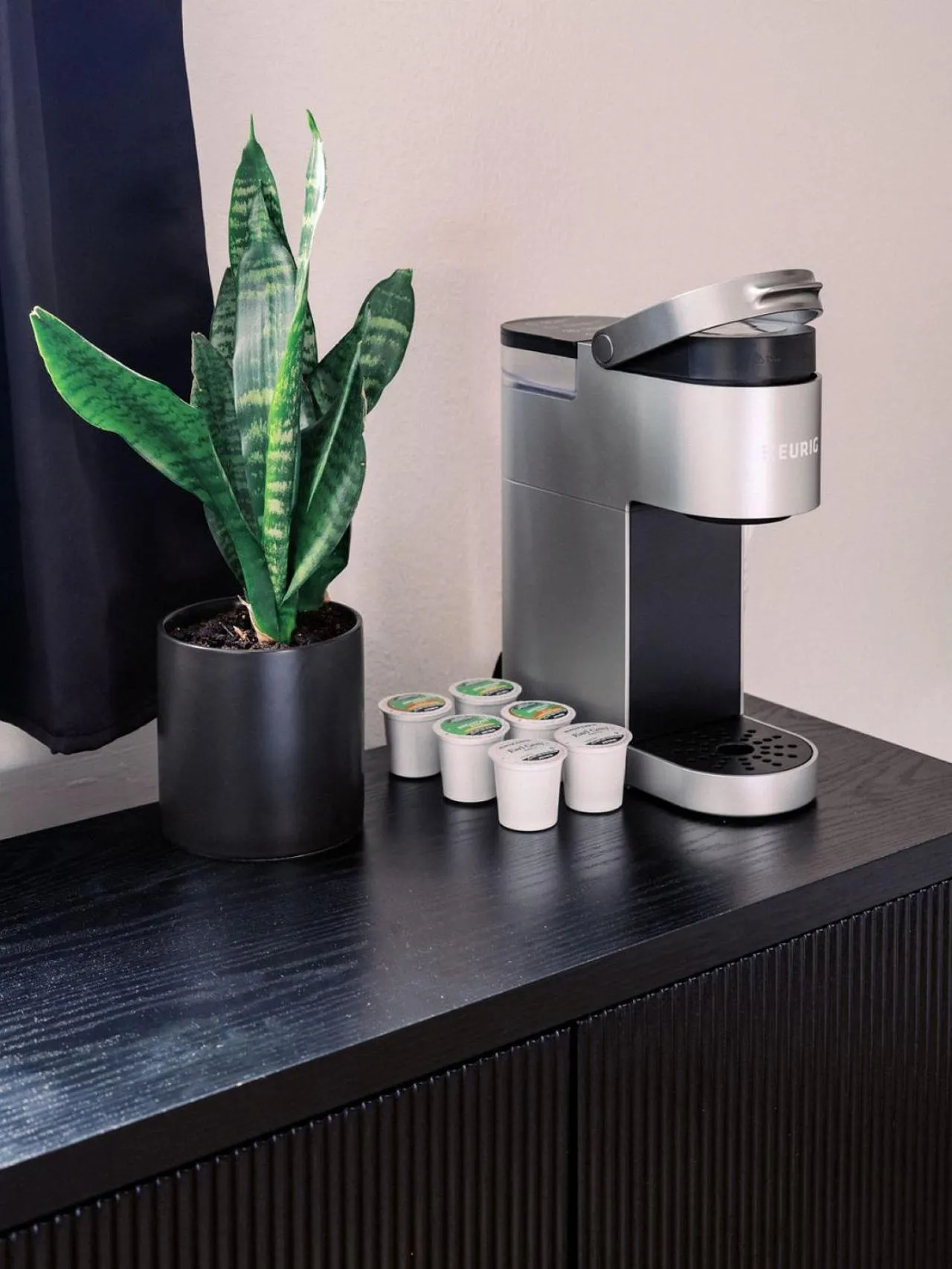 Coffee/tea facilities in Western Lodge