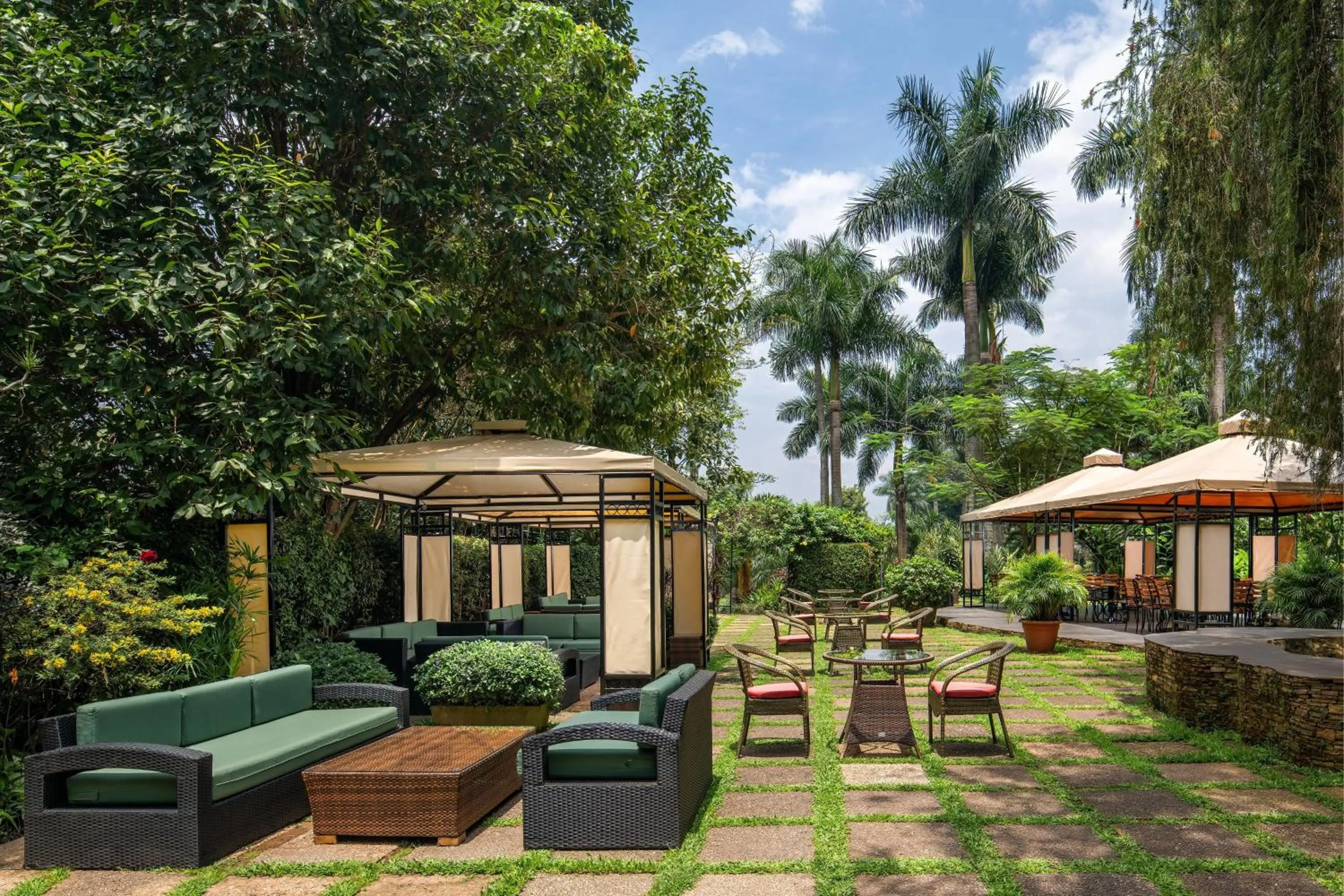 Lounge or bar in Sheraton Kampala Hotel