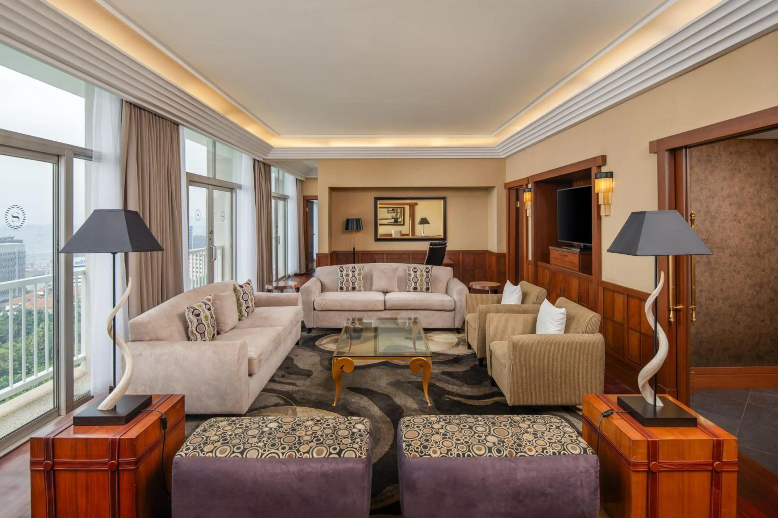Living room in Sheraton Kampala Hotel
