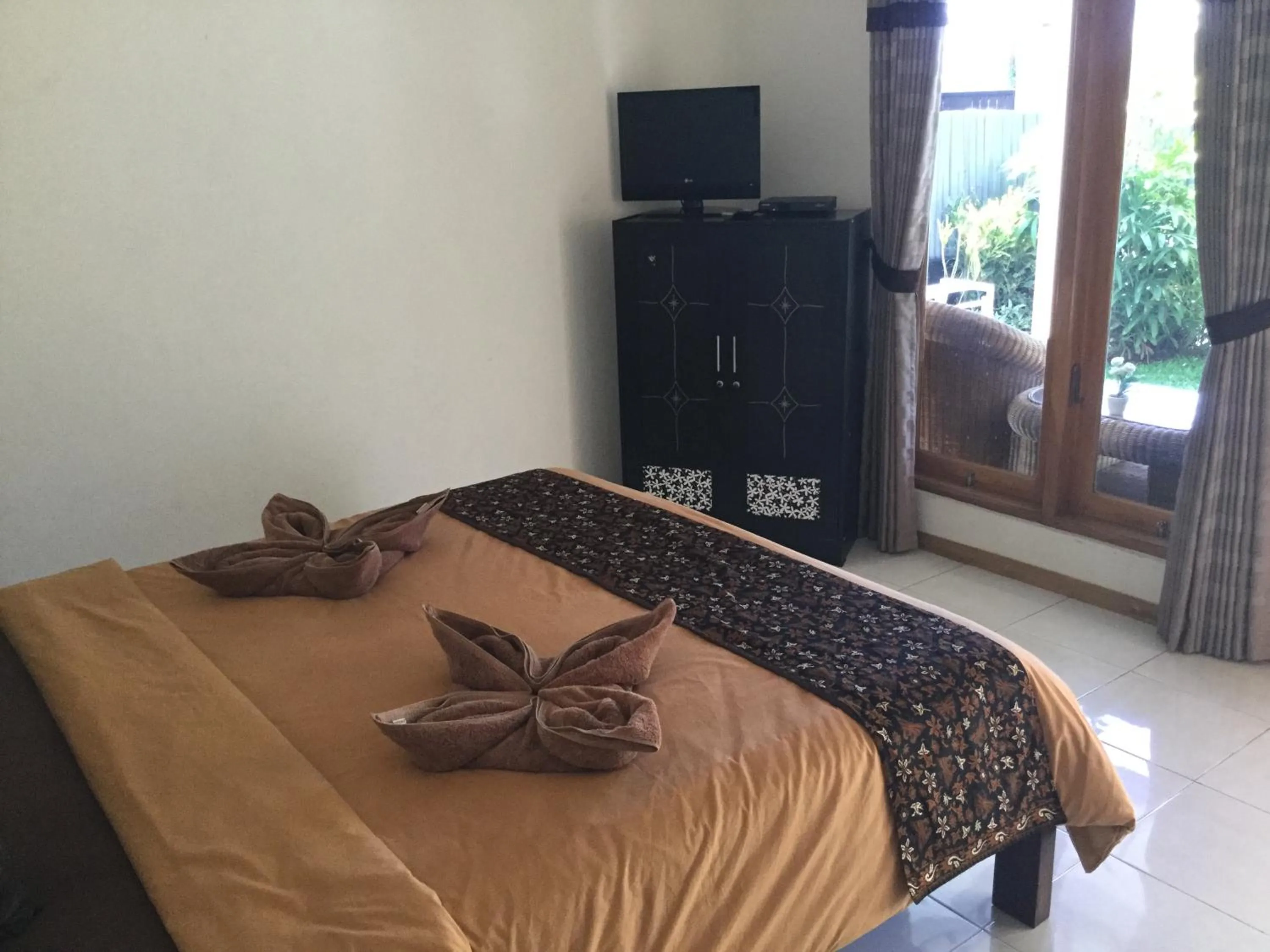 Bedroom, Bed in Kartika Villas