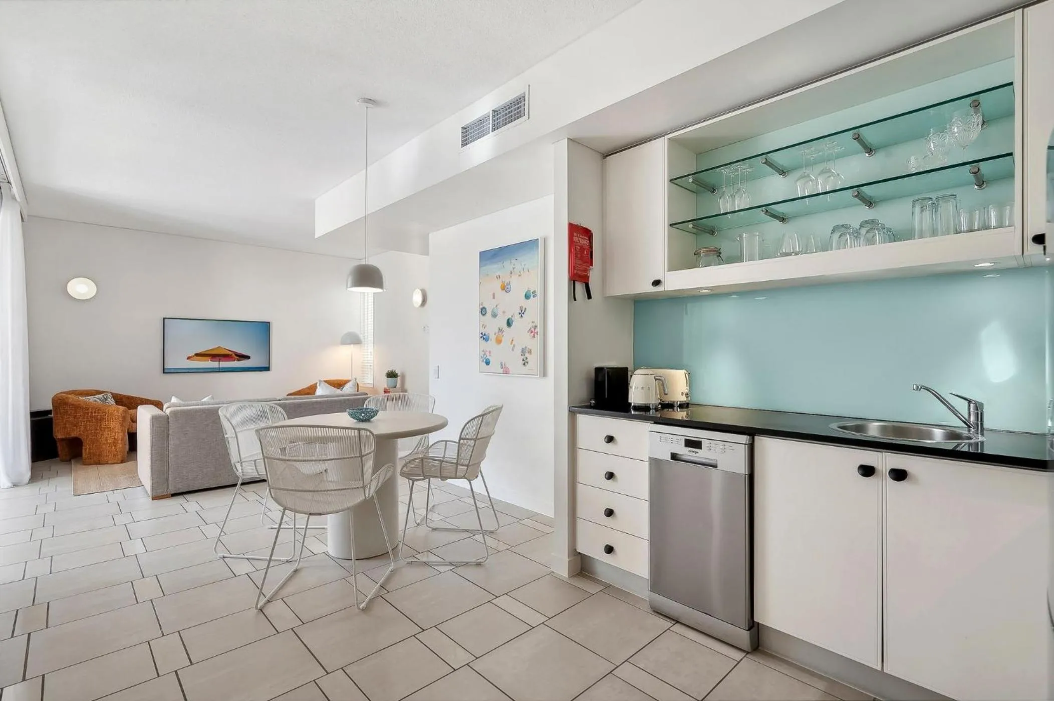 Coffee/tea facilities in Hastings Suites by Stay Noosa