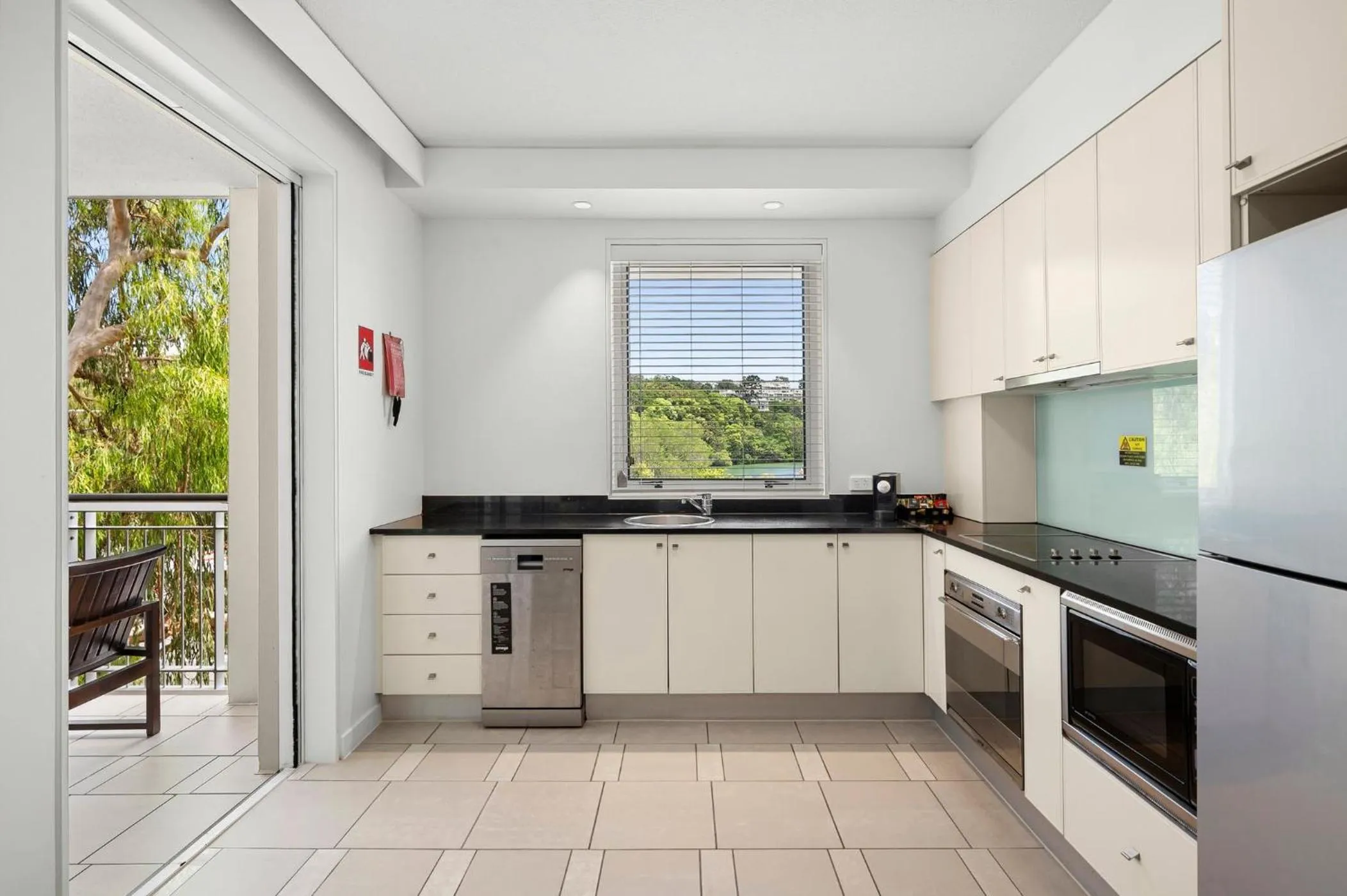 Kitchen or kitchenette in Hastings Suites by Stay Noosa