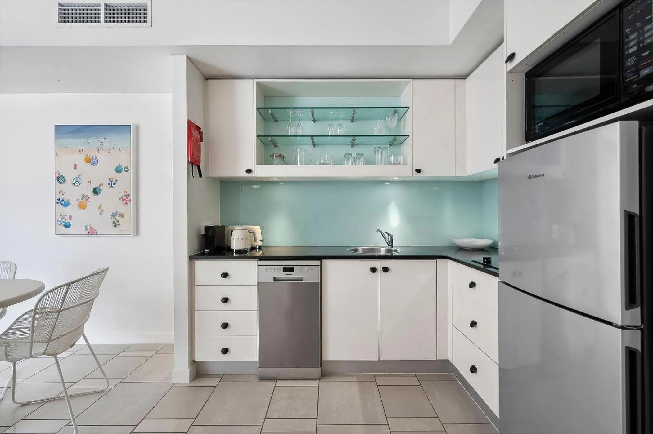 Kitchen or kitchenette in Hastings Suites by Stay Noosa