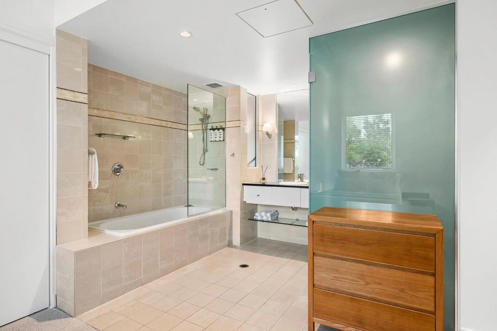 Bathroom in Hastings Suites by Stay Noosa