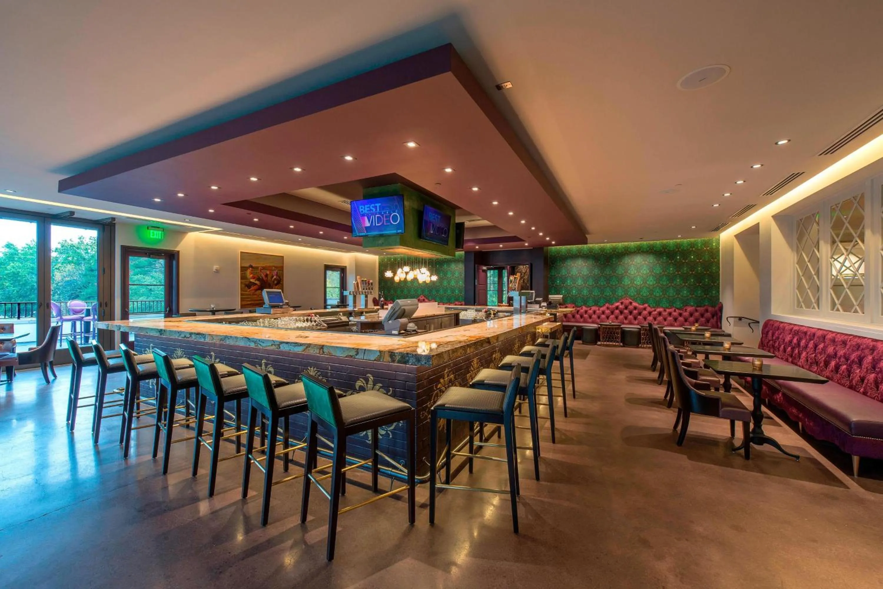 Lounge or bar in Grand Bohemian Mountain Brook, Autograph Collection