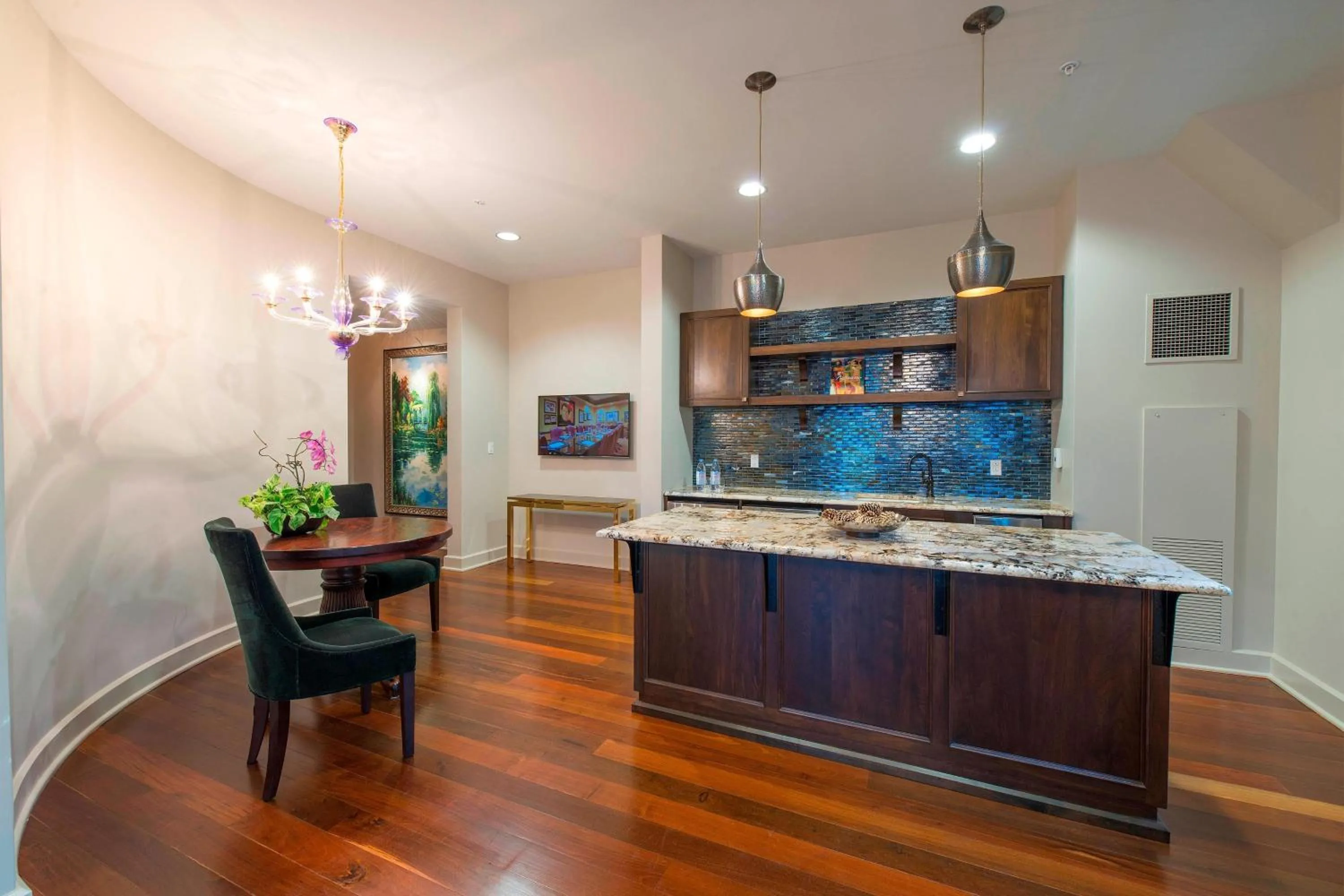 Kitchen or kitchenette in Grand Bohemian Mountain Brook, Autograph Collection