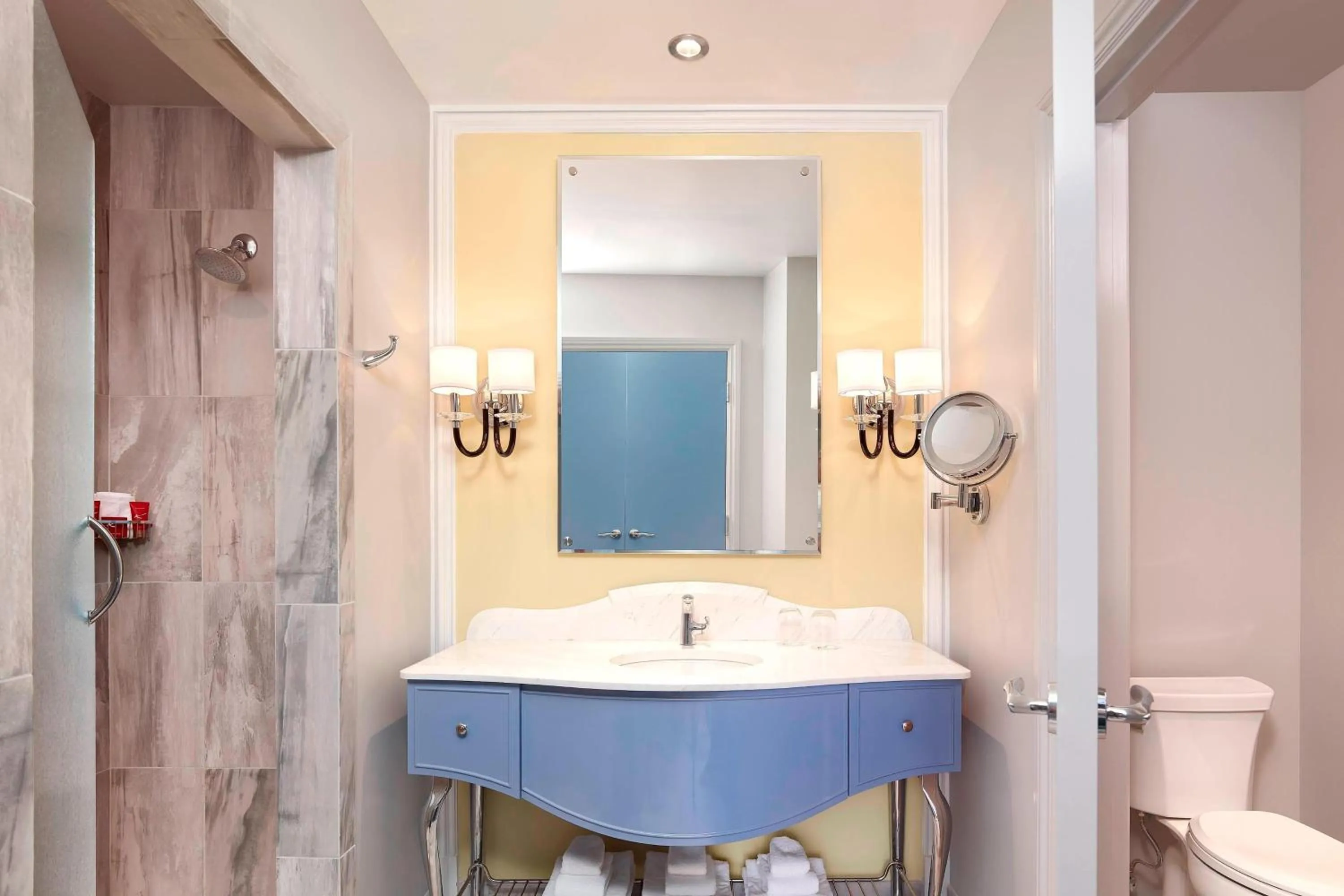 Bathroom in Grand Bohemian Charleston, Autograph Collection