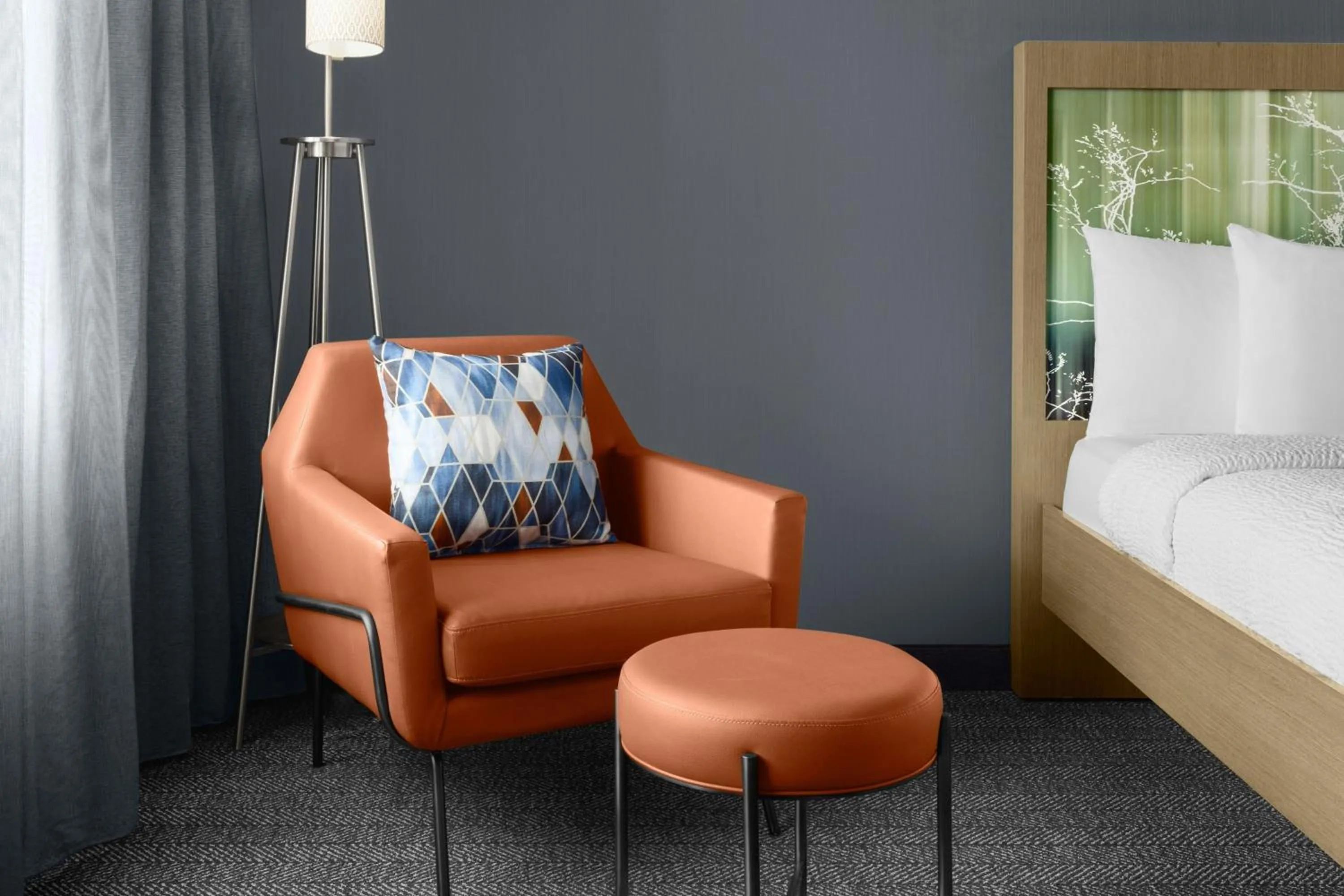 Photo of the whole room, Bed in Courtyard by Marriott Orlando South/Grande Lakes Area