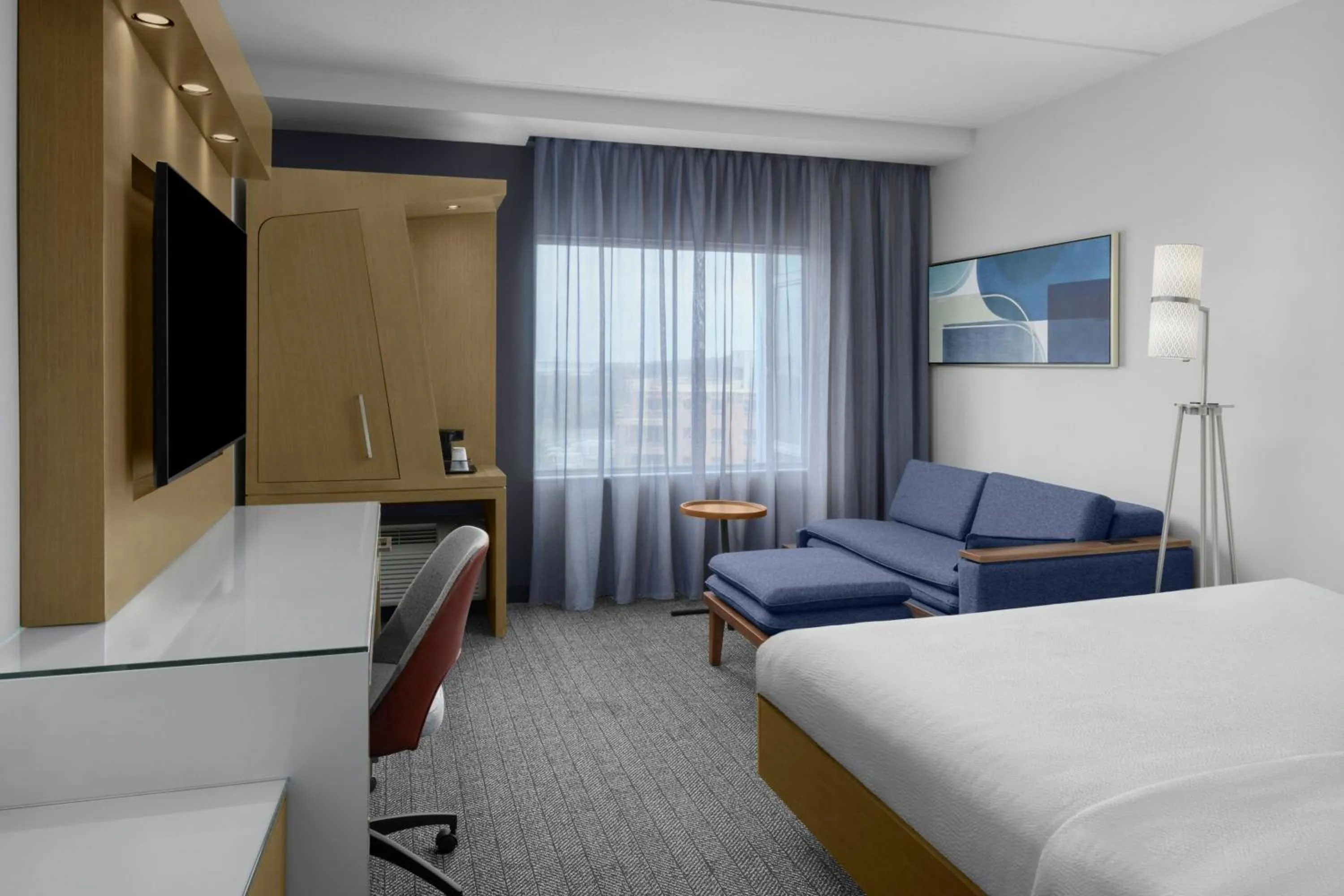 Photo of the whole room, Bed in Courtyard by Marriott Orlando South/Grande Lakes Area