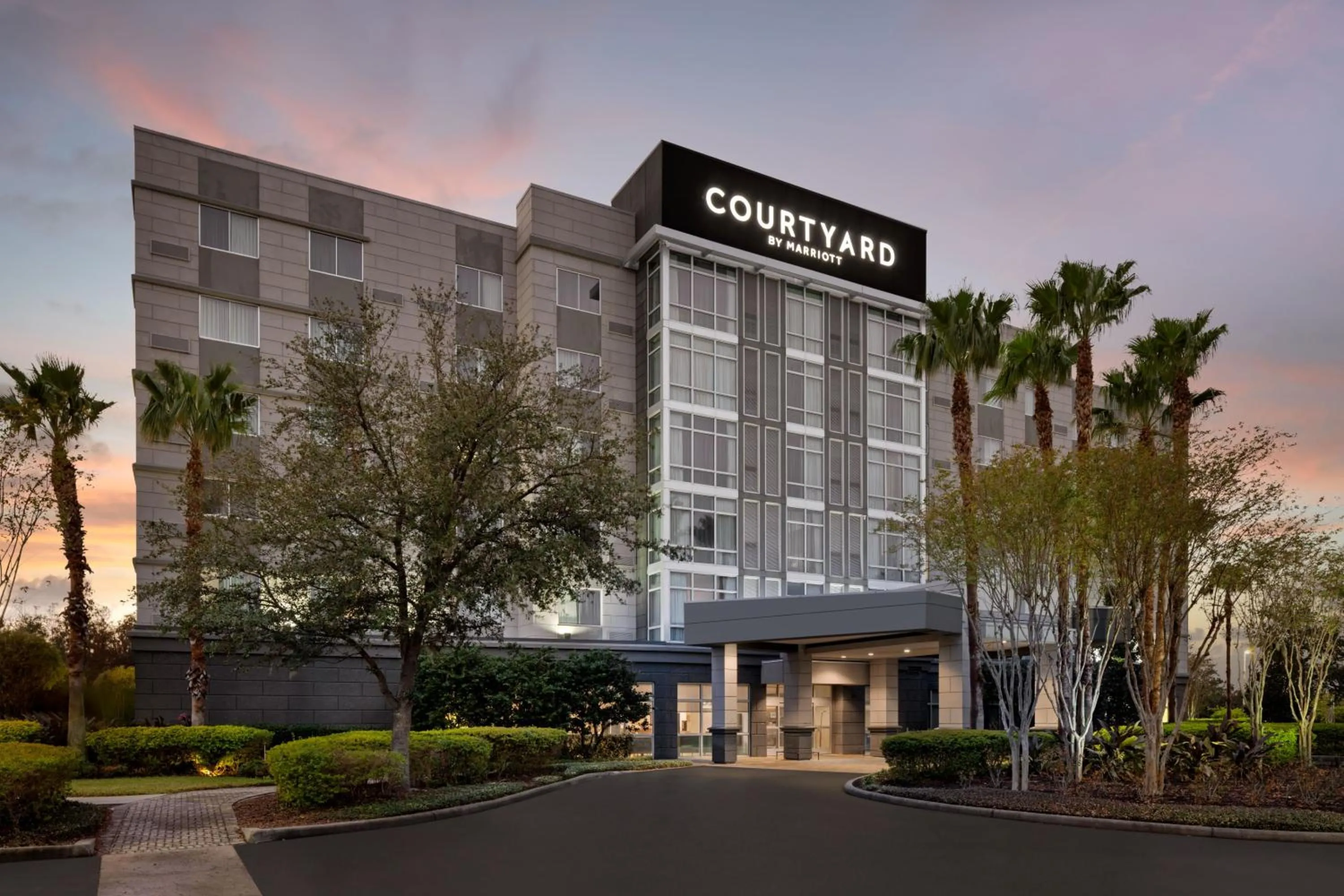 Facade/entrance in Courtyard by Marriott Orlando South/Grande Lakes Area