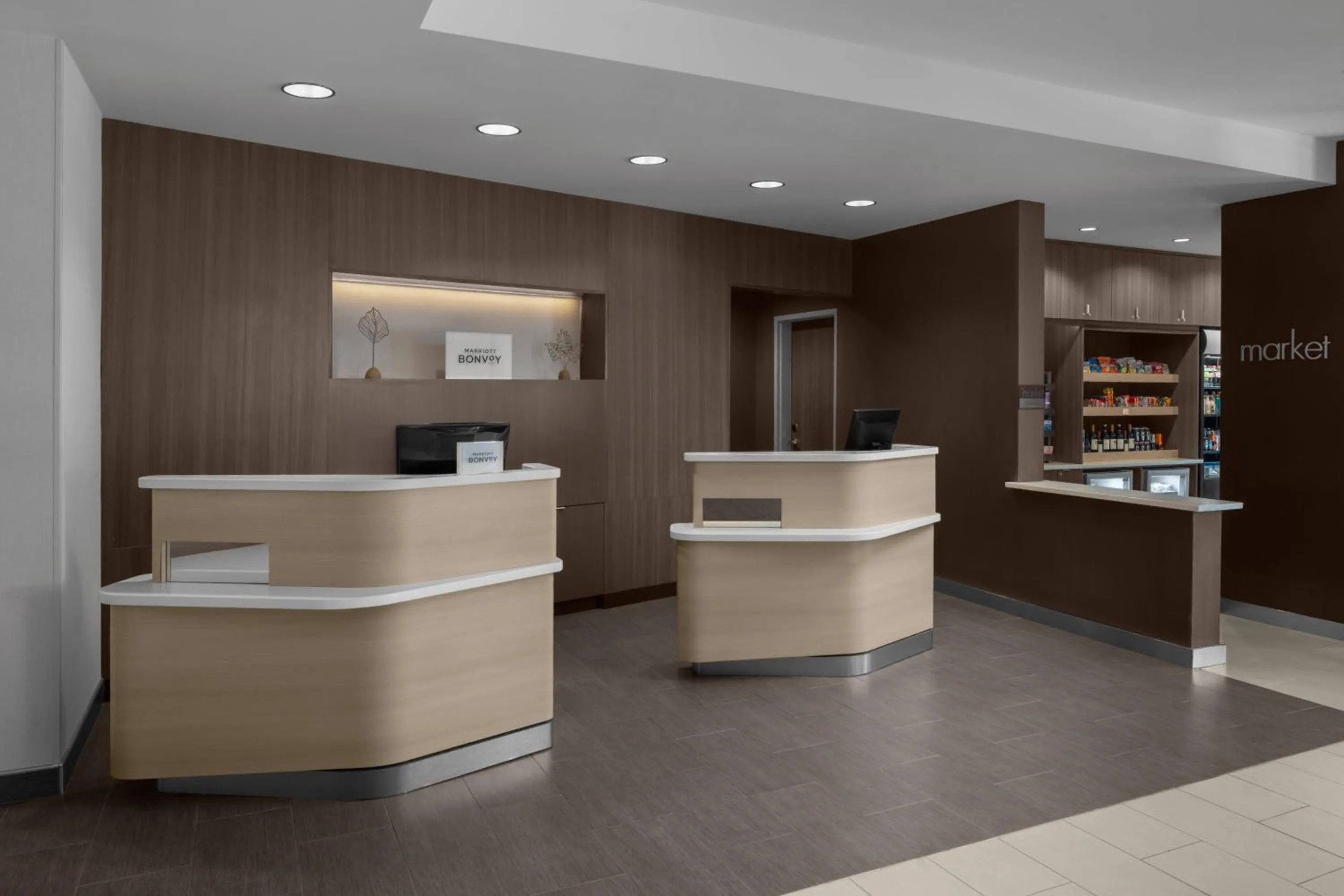 Lobby or reception in Courtyard by Marriott Orlando South/Grande Lakes Area