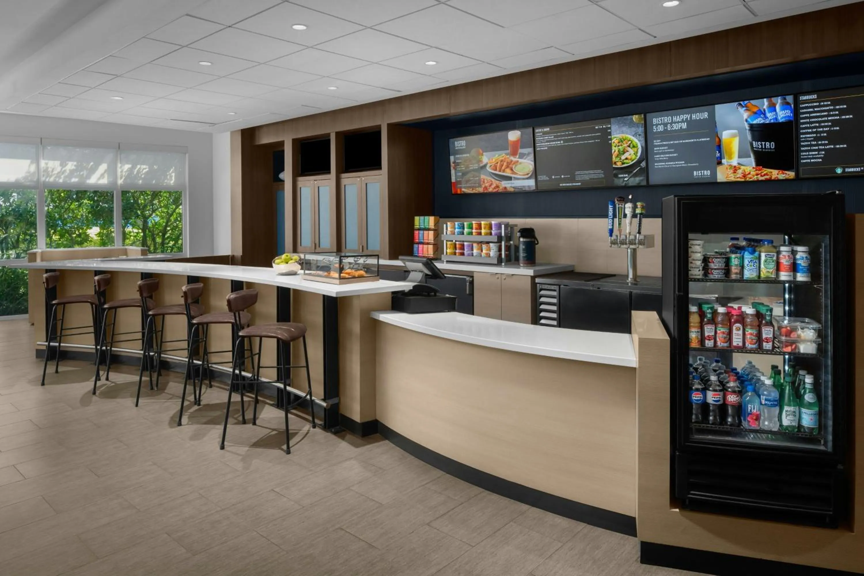 Breakfast in Courtyard by Marriott Orlando South/Grande Lakes Area