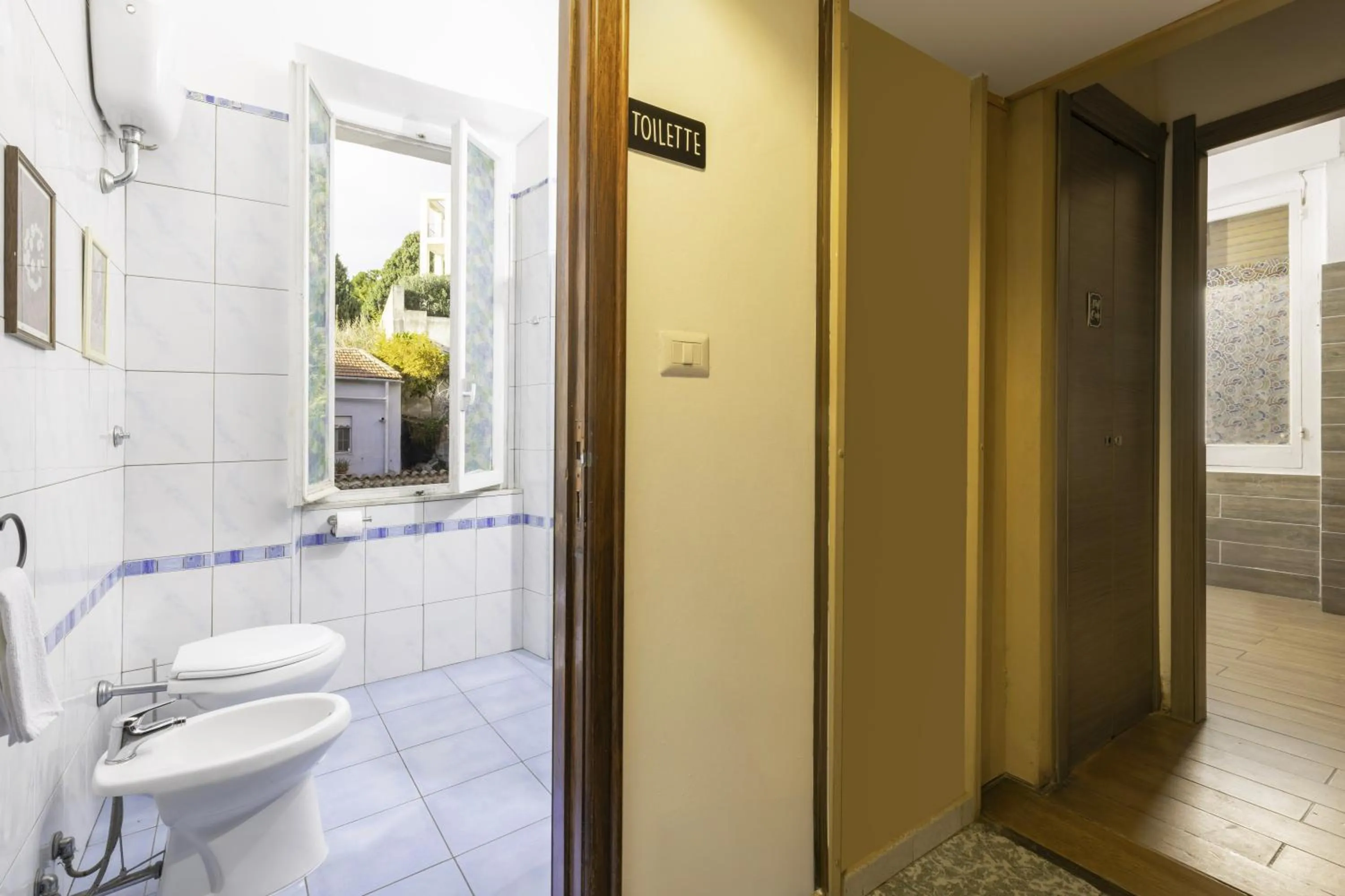 Bathroom in Kaliè Rooms Guest House