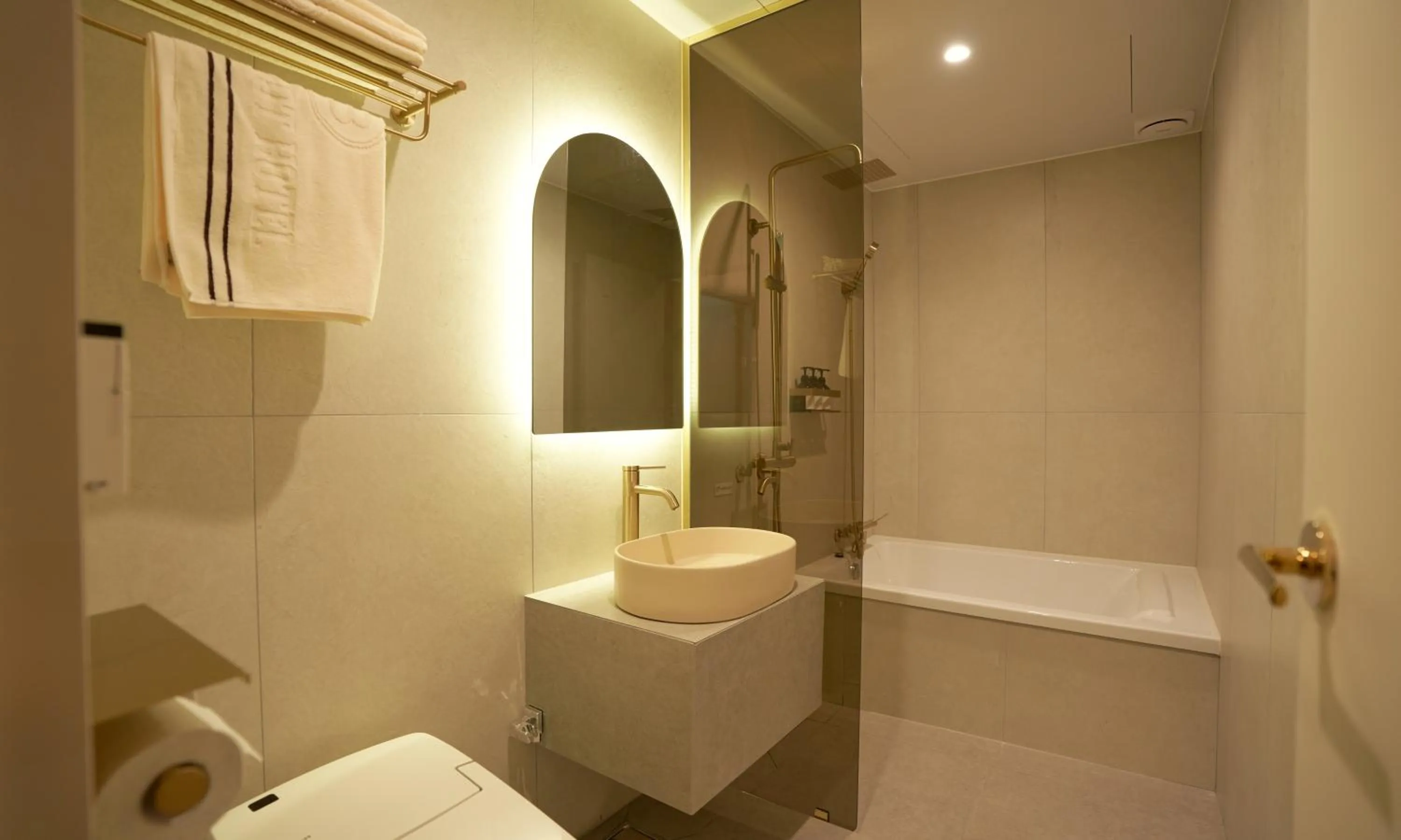 Shower in Brown Dot Hotel Gunsan Terminal Branch