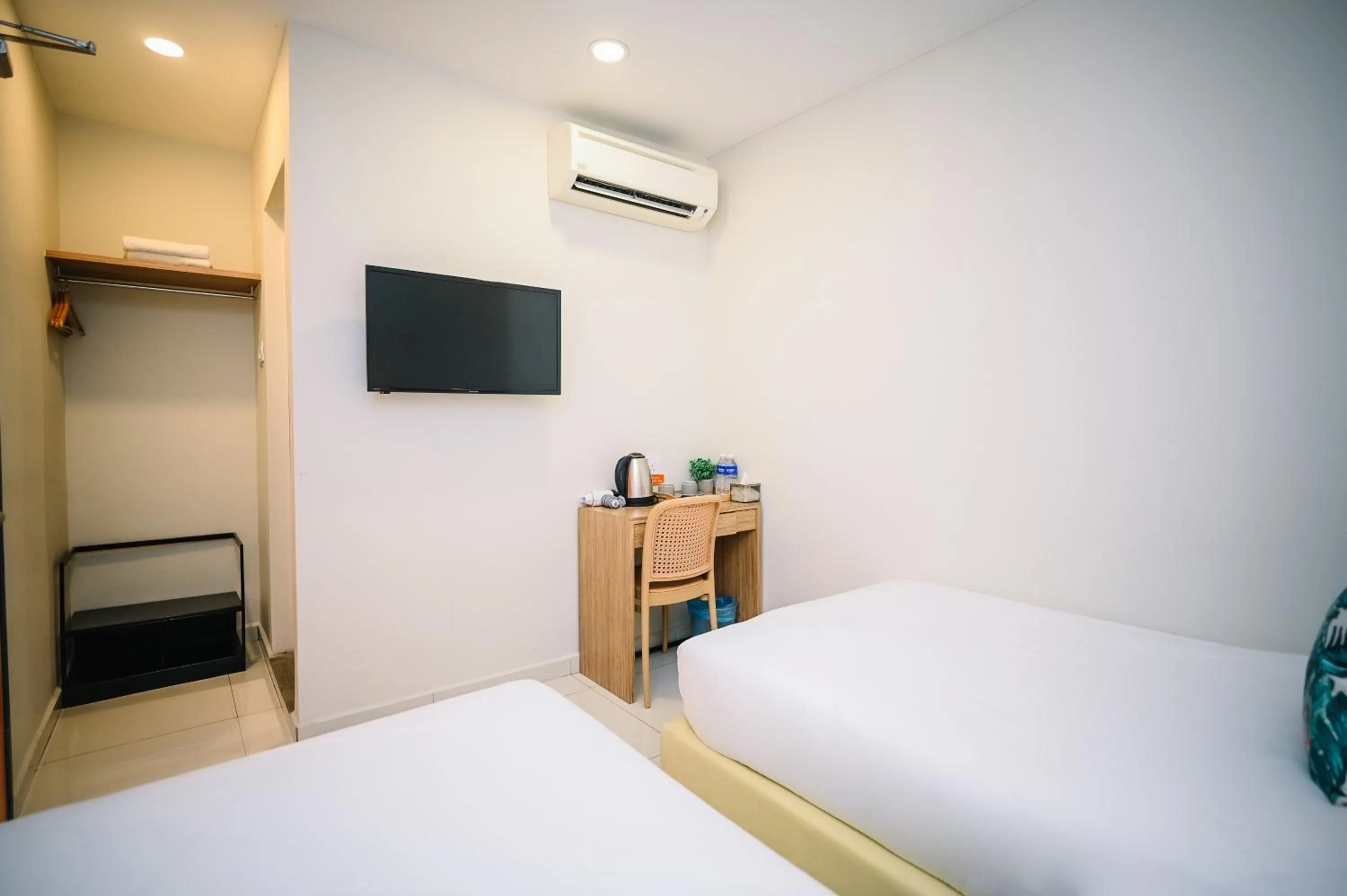 Bed in Swing & Pillows - Kelana Jaya Selangor