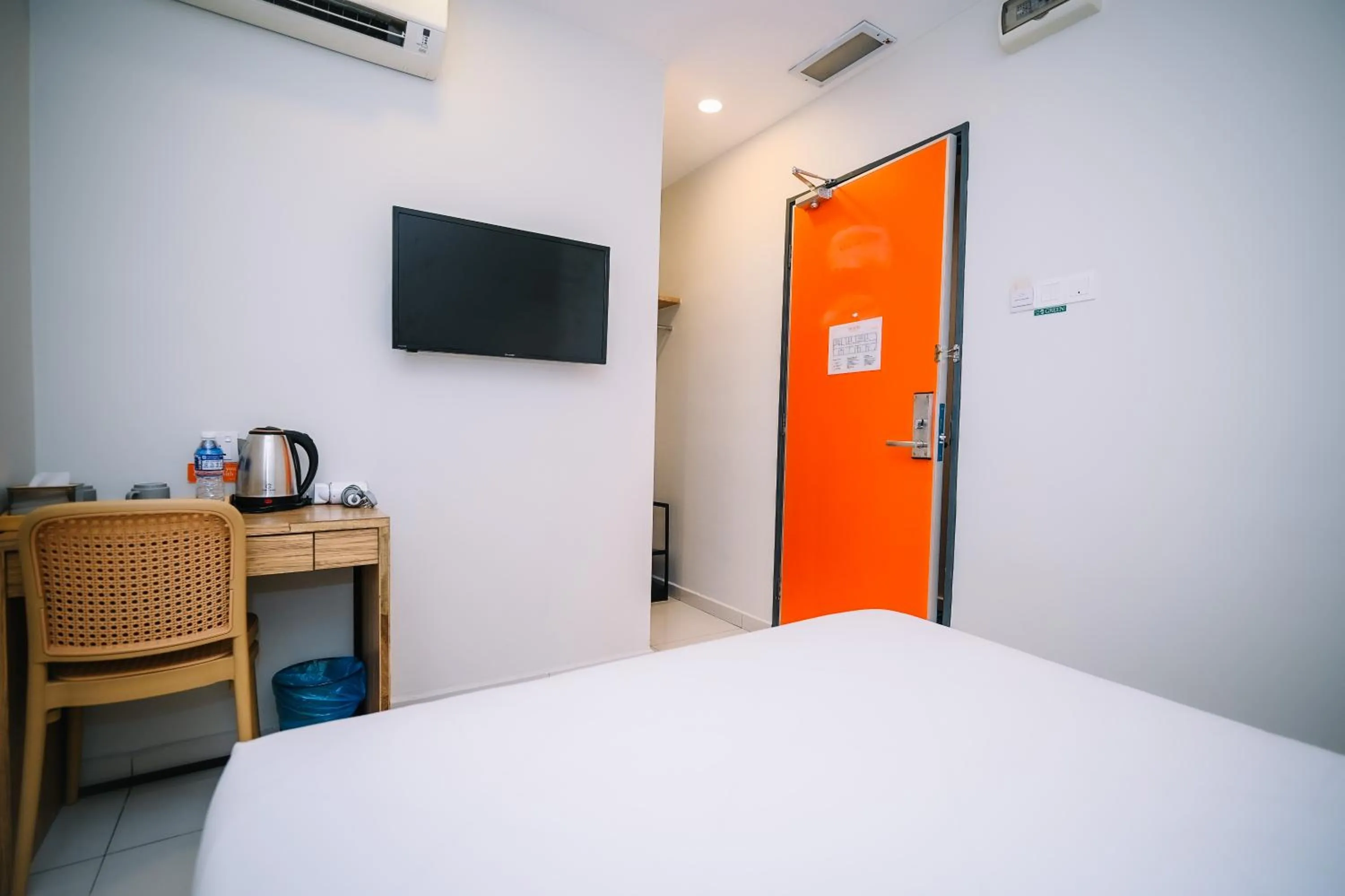 Bed in Swing & Pillows - Kelana Jaya Selangor