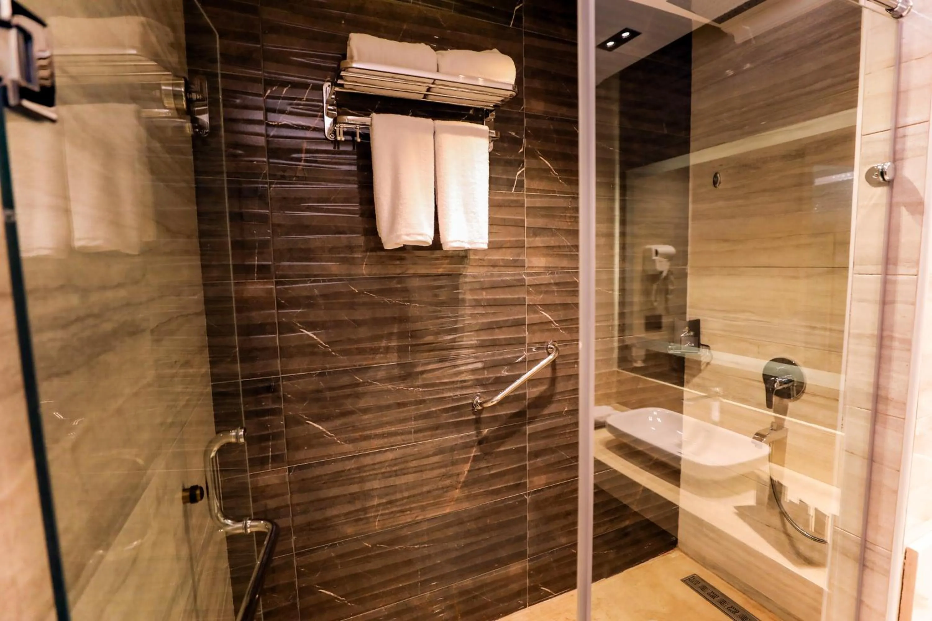 Standard Twin Room in Cairo Taj Hotels & Suites- Mohandessin