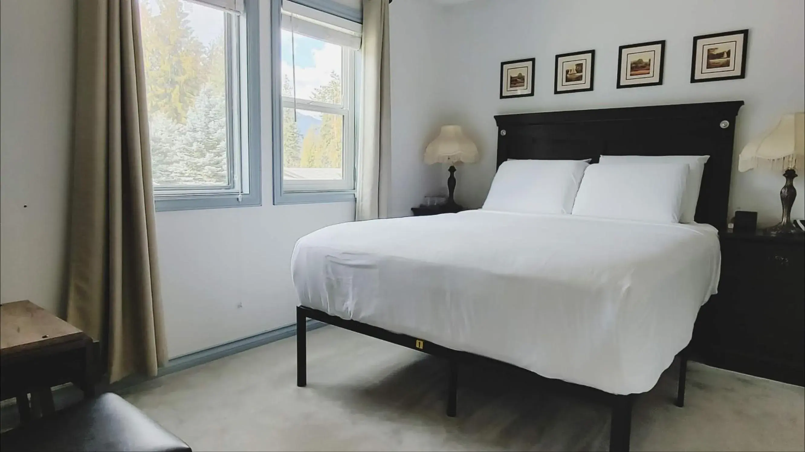 Queen Room - single occupancy in Cornerstone Bed and Breakfast Queen Room - single occupancy in Cornerstone Bed and Breakfast