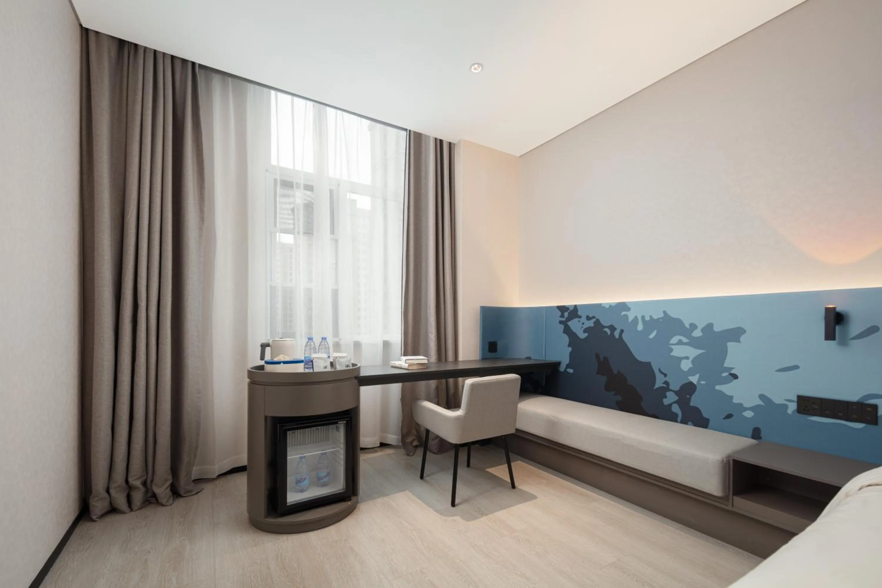 Seating area, Bed in Atour Light Hotel Shanghai Minhang Jingxi Road
