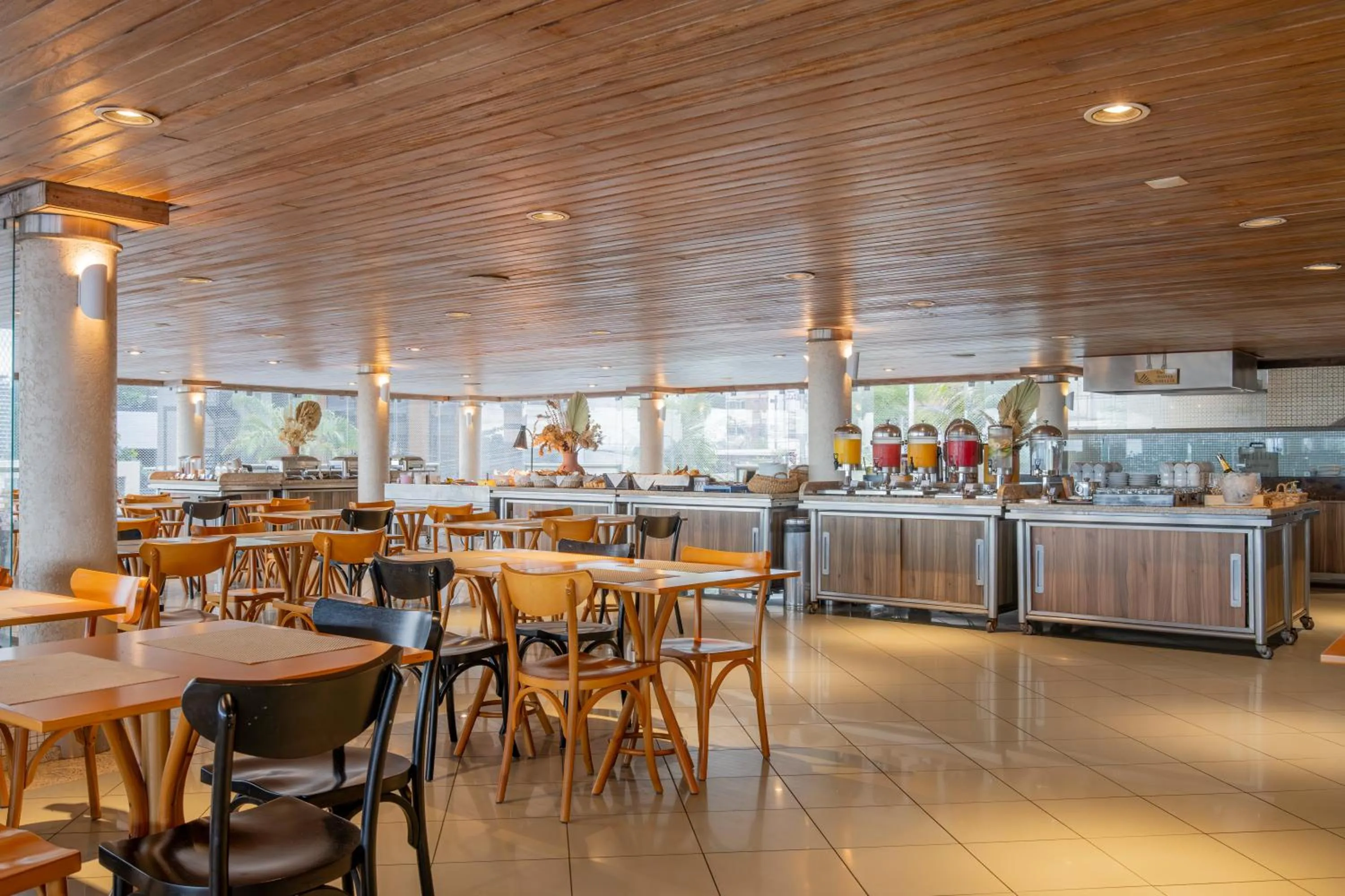 Restaurant/places to eat in Afago Mareiro Hotel