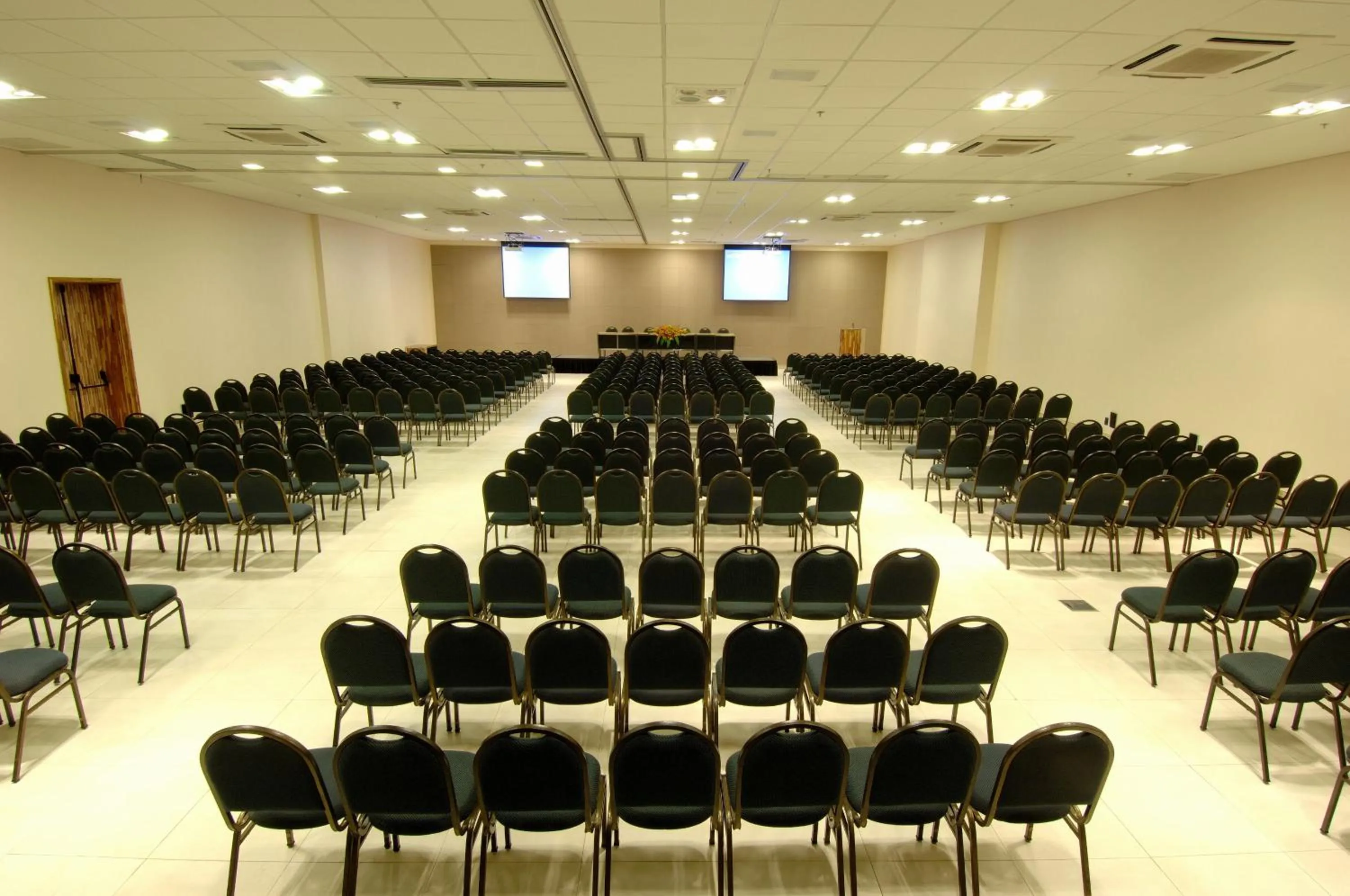 Business facilities in Afago Mareiro Hotel