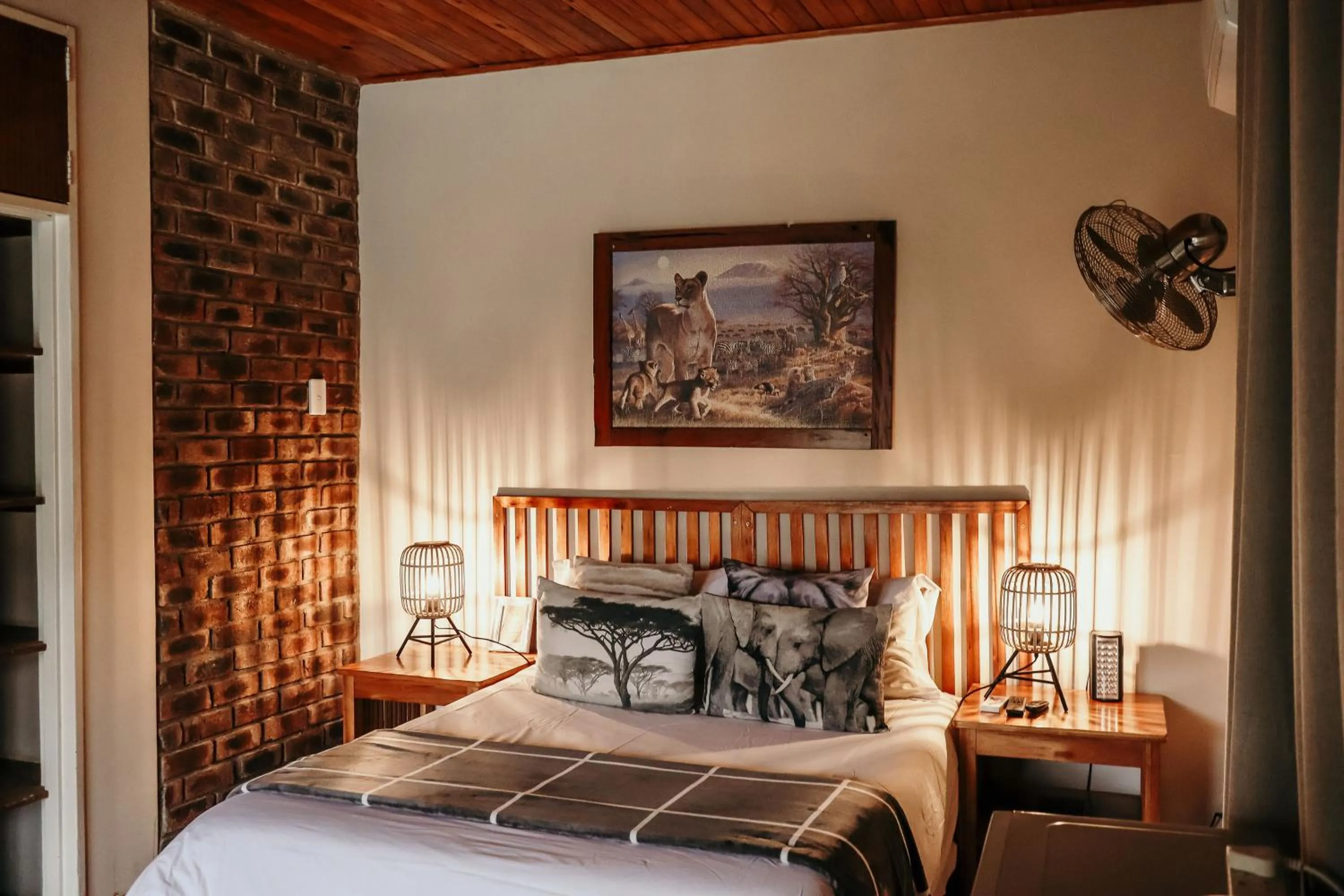 Bed in A Traveller's Palm