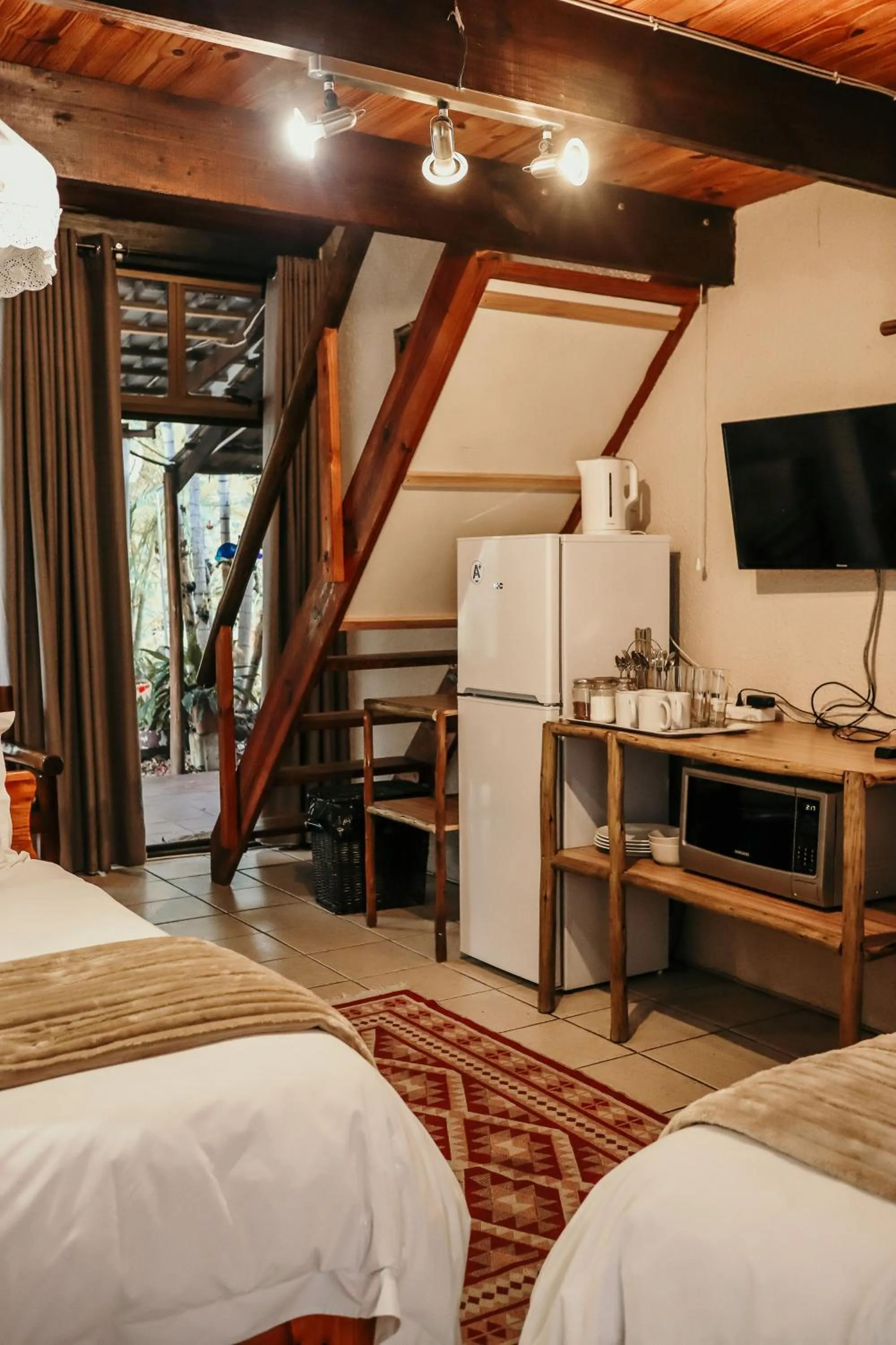 Bed in A Traveller's Palm