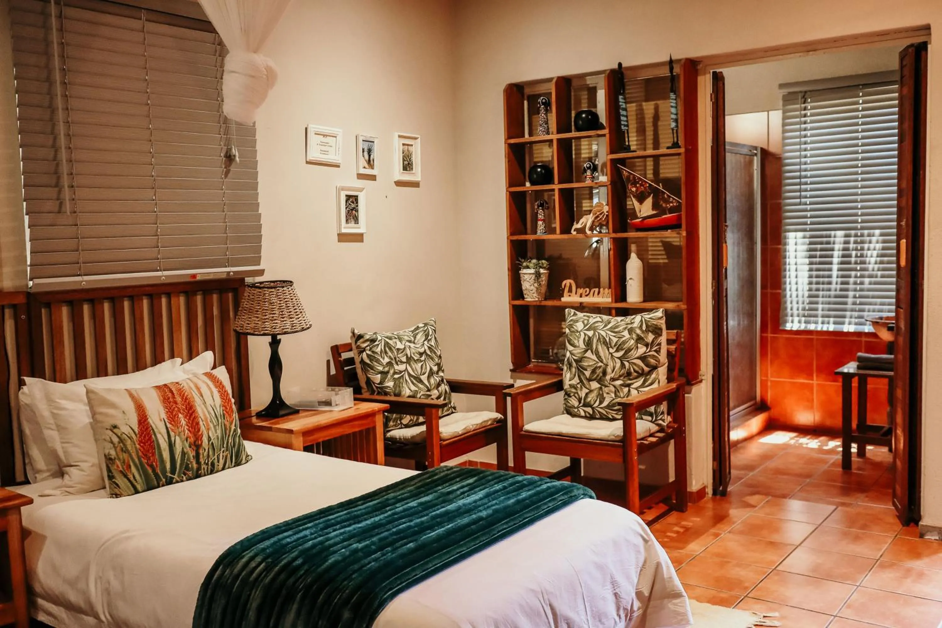 Bed in A Traveller's Palm