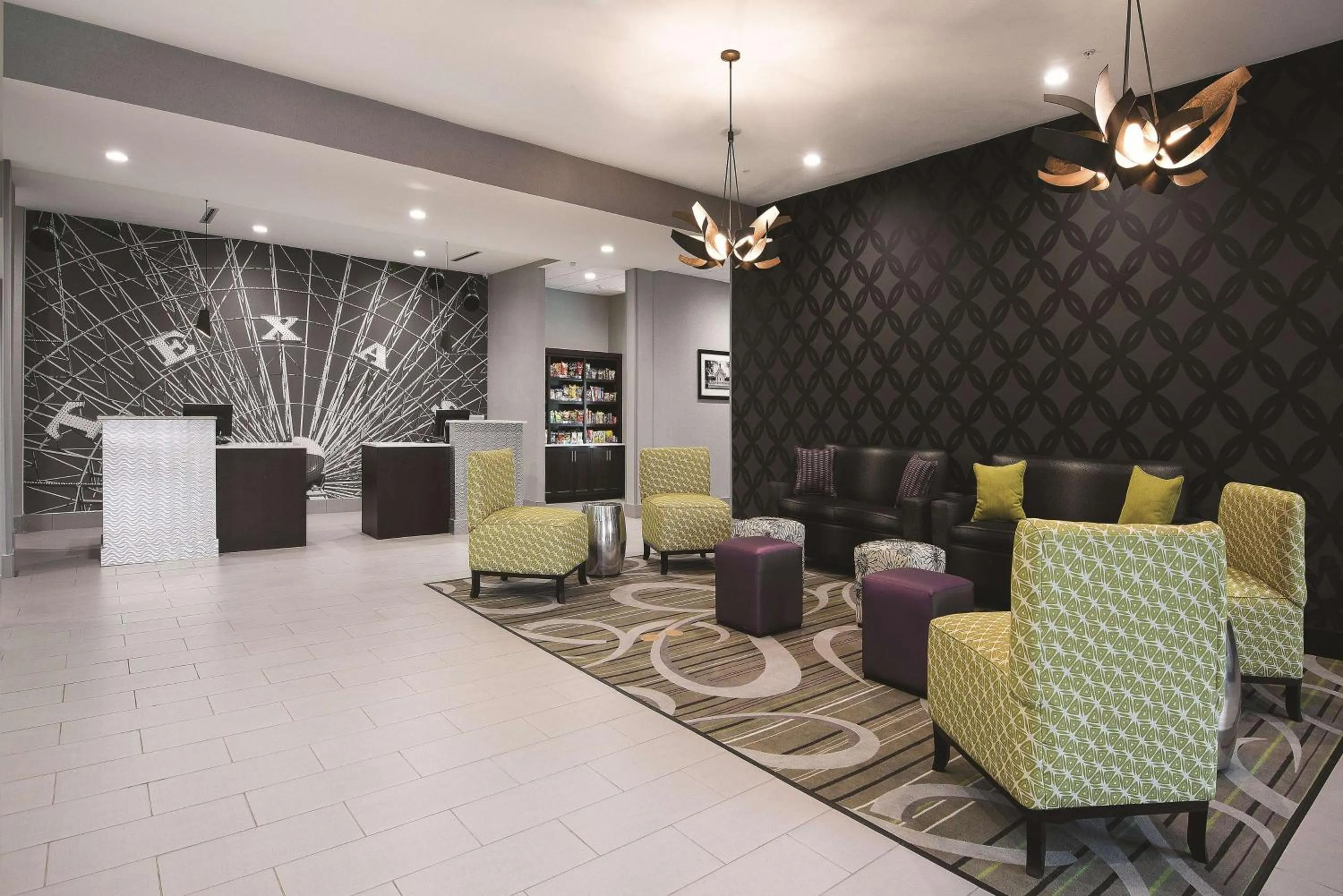 Lobby or reception in La Quinta by Wyndham Fort Worth West - I-30